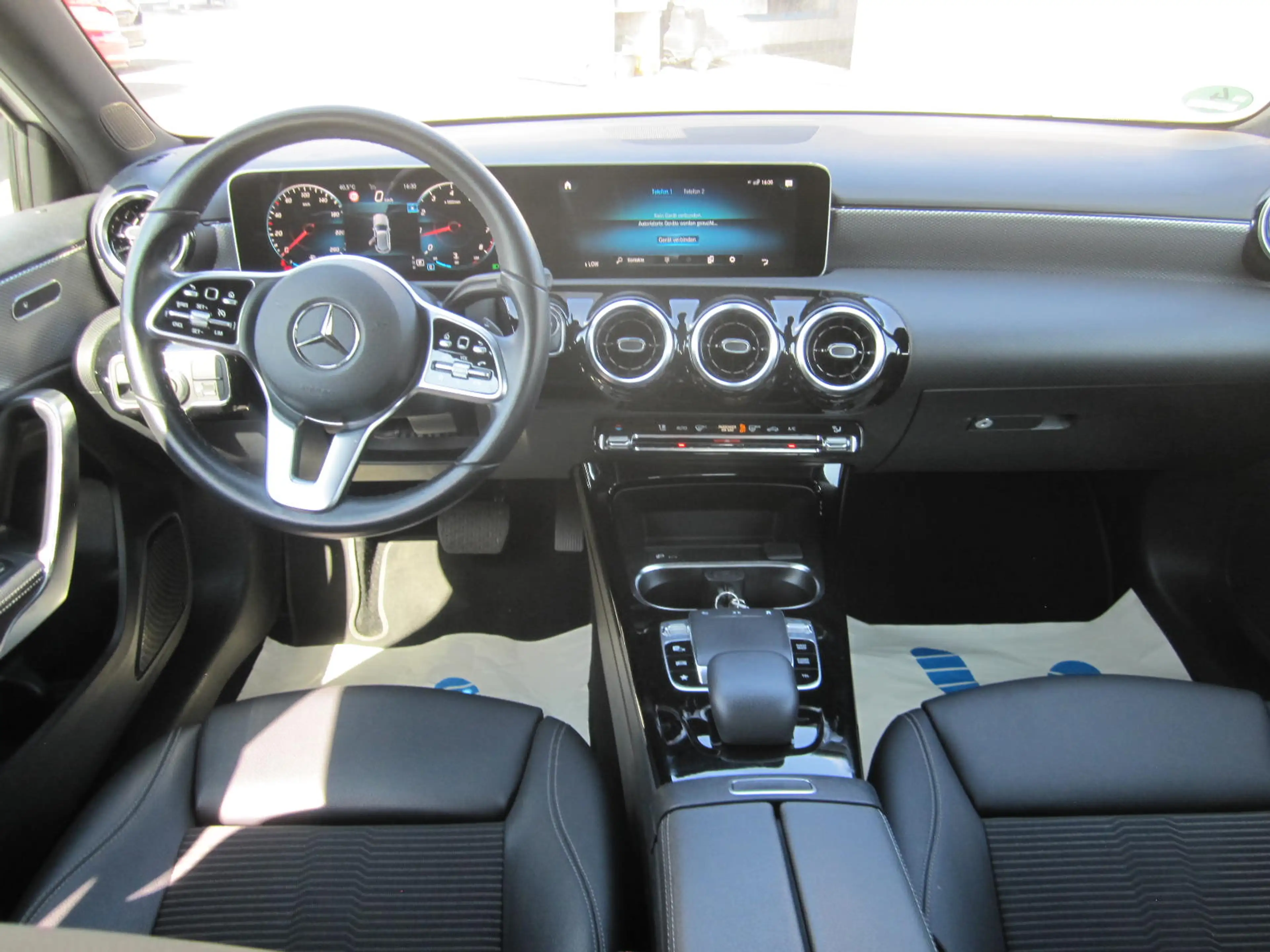 Mercedes-Benz A 220 Urban-/Progressive ~ Automatik ~ Navi ~ — photo 7