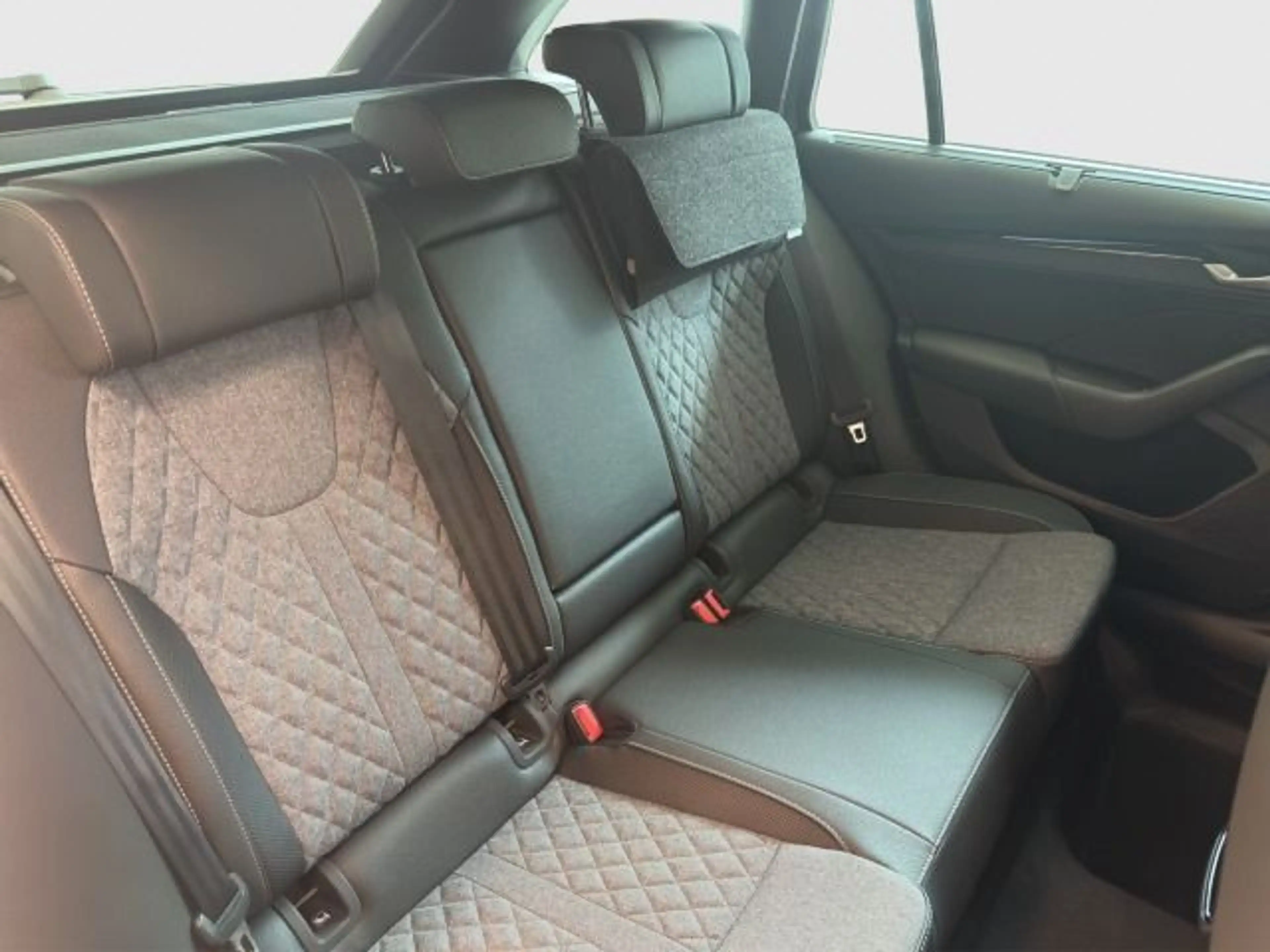 Skoda Octavia Combi 2.0 TSI DSG 4x4 SPORTLINE LED PDC — photo 6