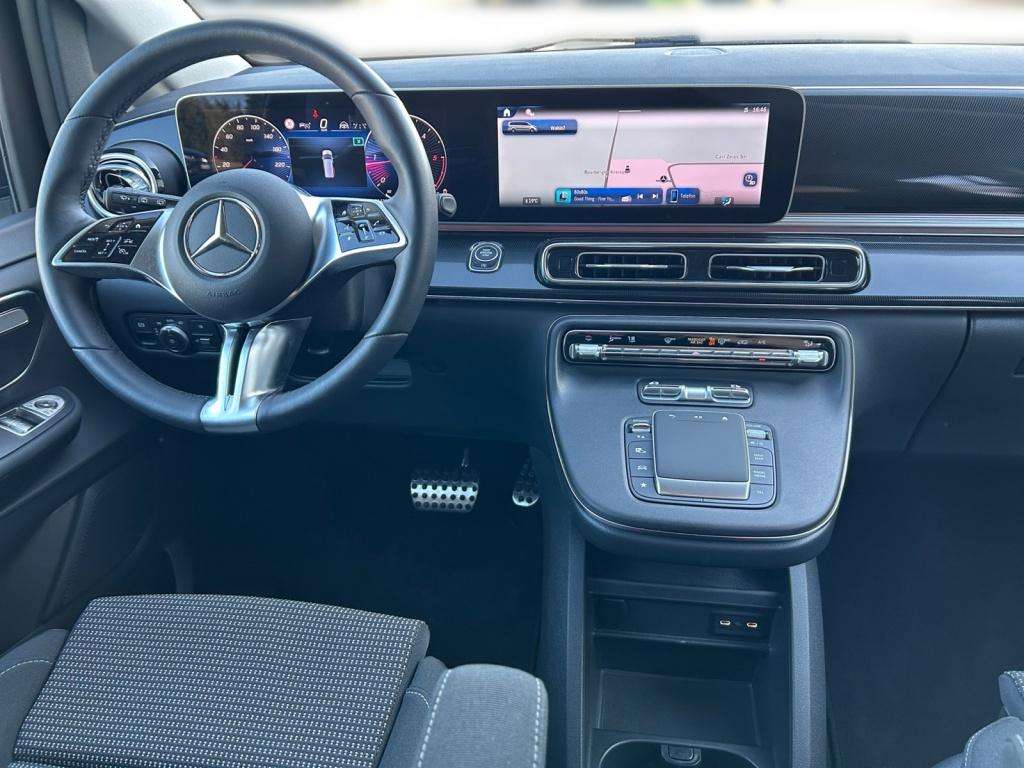 Mercedes-Benz V 220