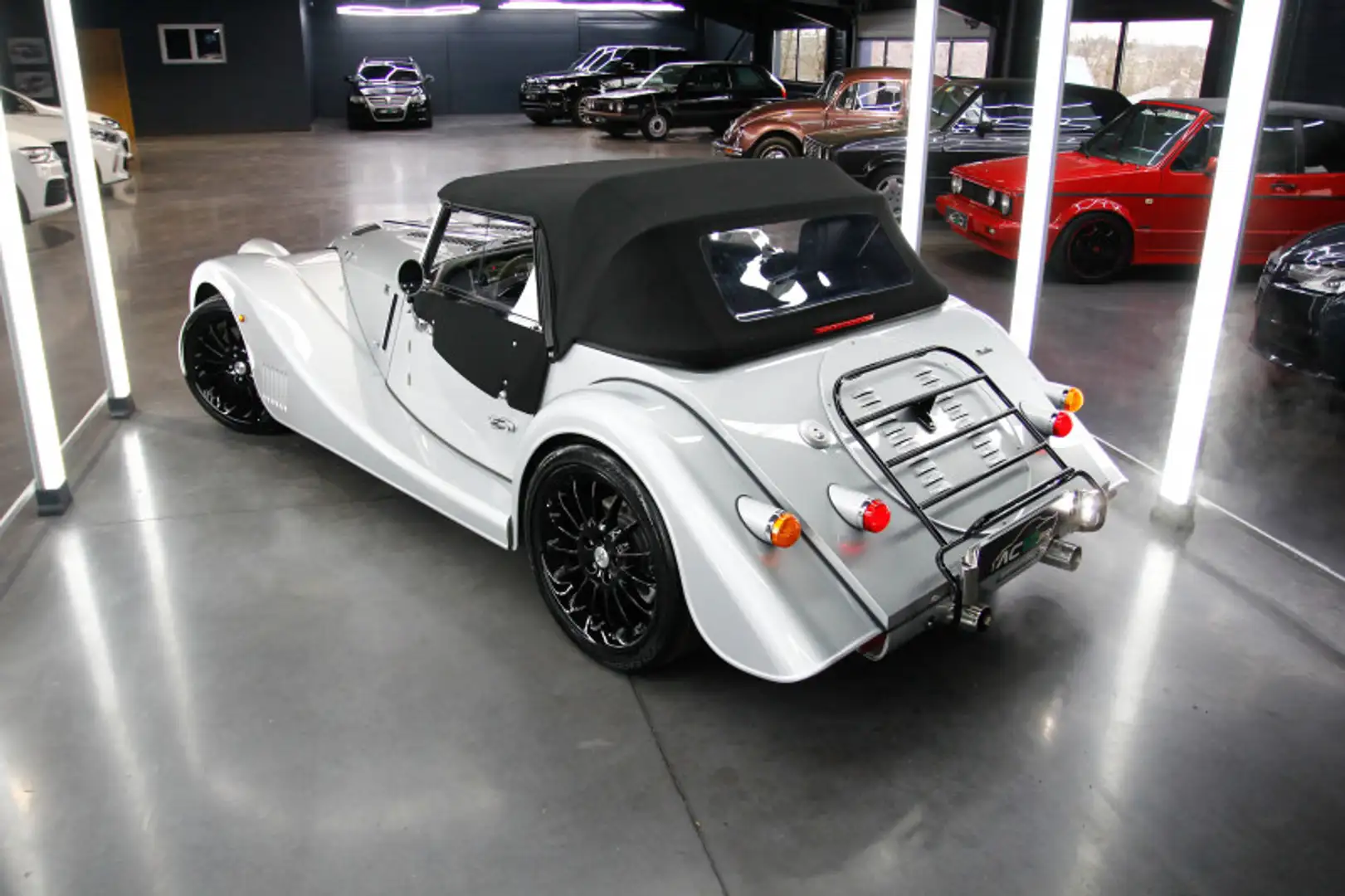 Morgan Plus Six MY23 3.0 340CH Grau - 2