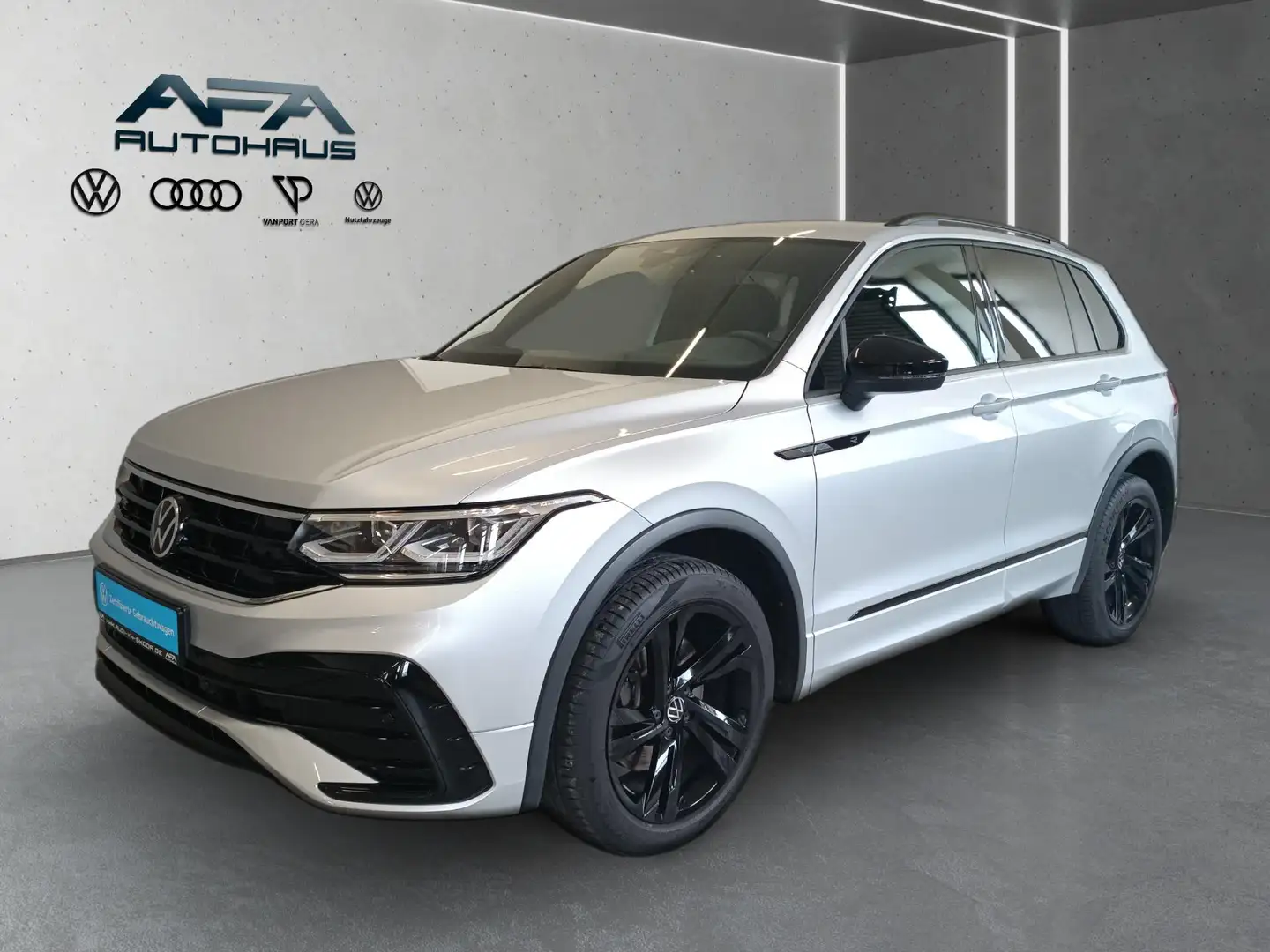 Volkswagen Tiguan 2.0 TSI R-Line 4M DSG Stdhz*Matrix*Black Plateado - 2