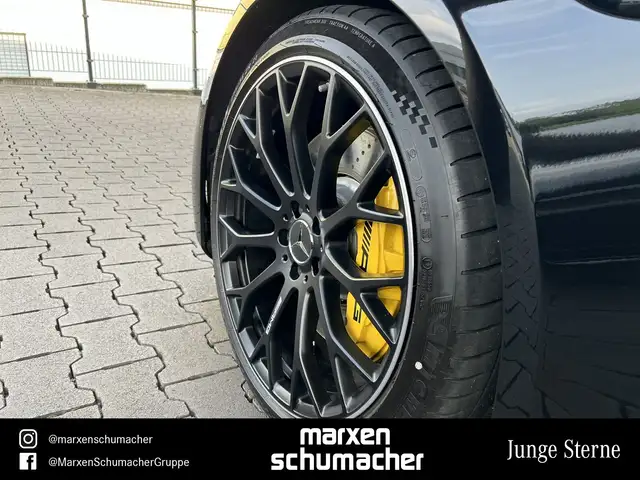 Mercedes-Benz SL view 8