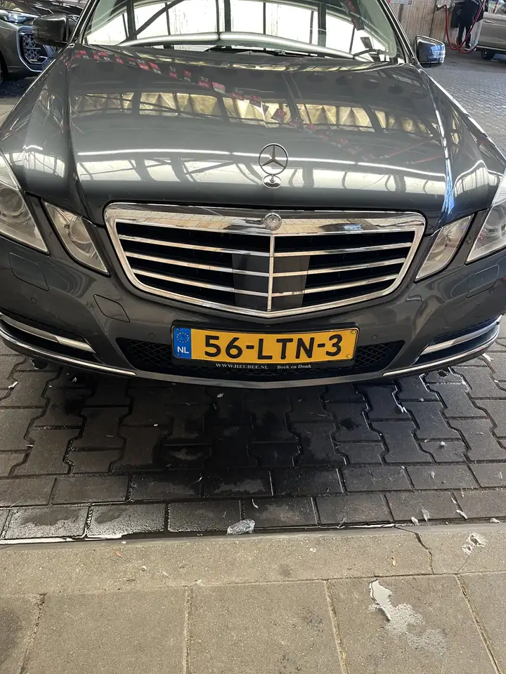 Mercedes-Benz E 200