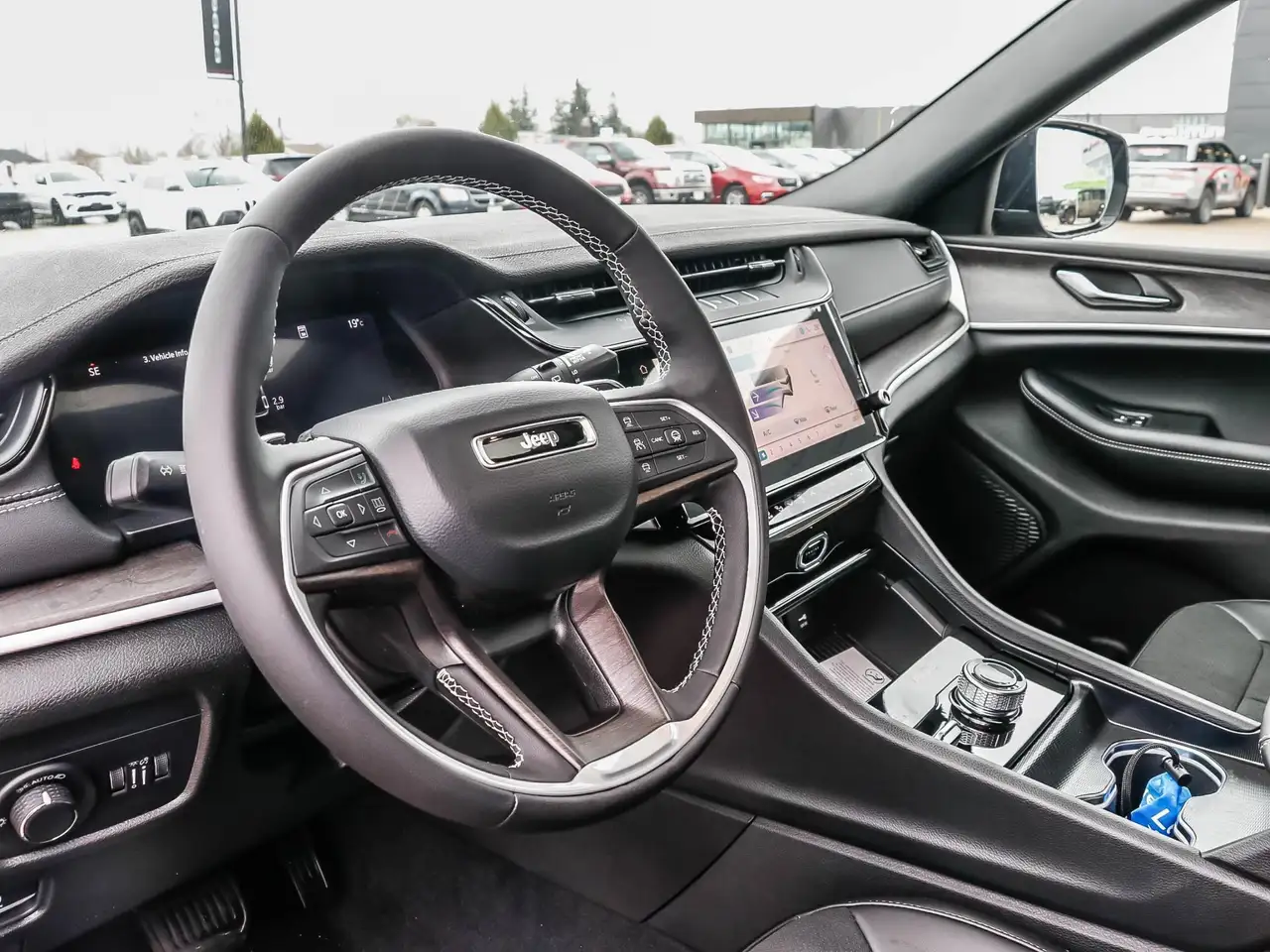 Jeep Grand Cherokee снимка Jeep Grand Cherokee