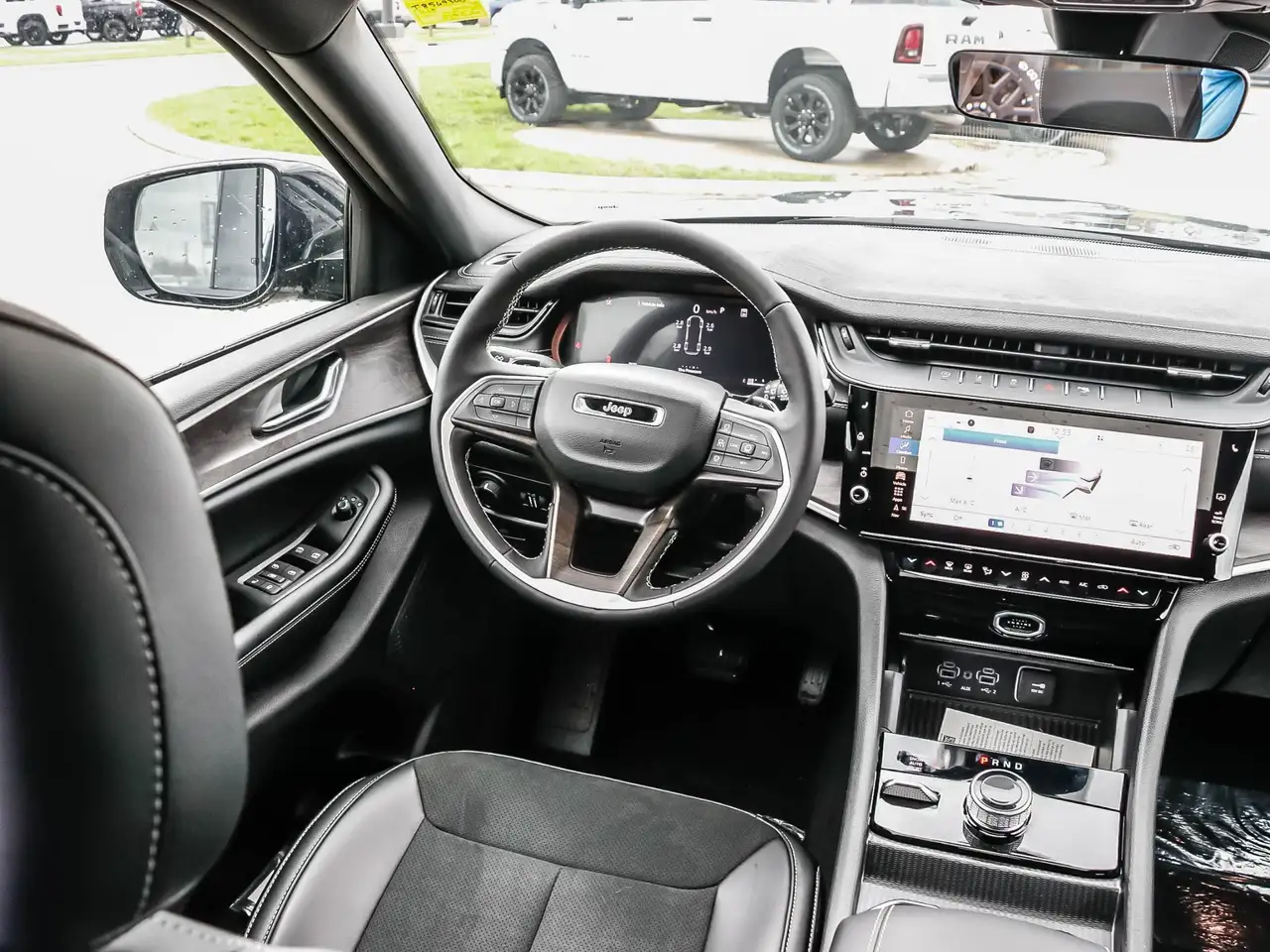 Jeep Grand Cherokee снимка Jeep Grand Cherokee