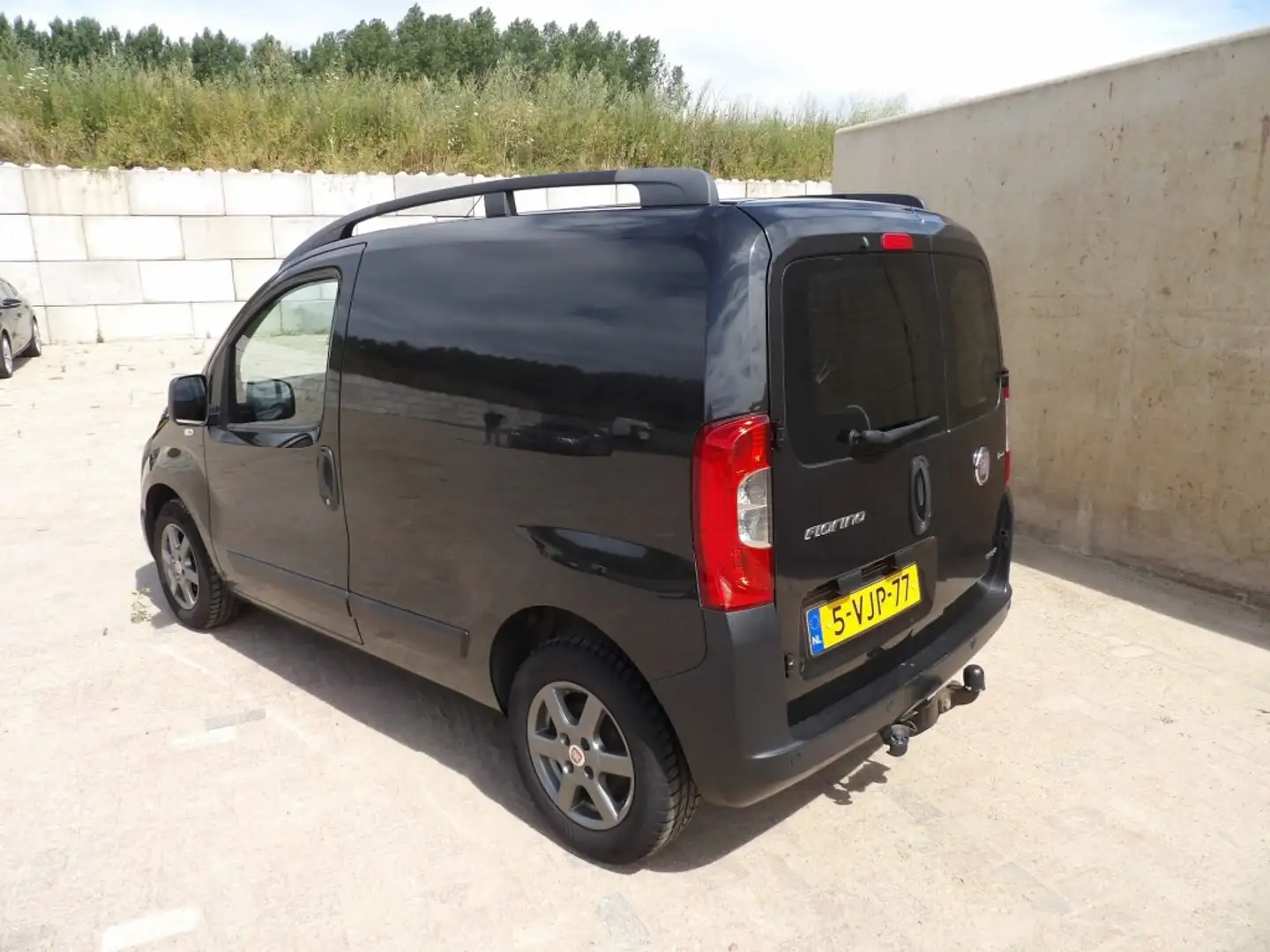 Fiat Fiorino 1.3 MJ - airco - zijdeur - nette staat! Zwart - 2