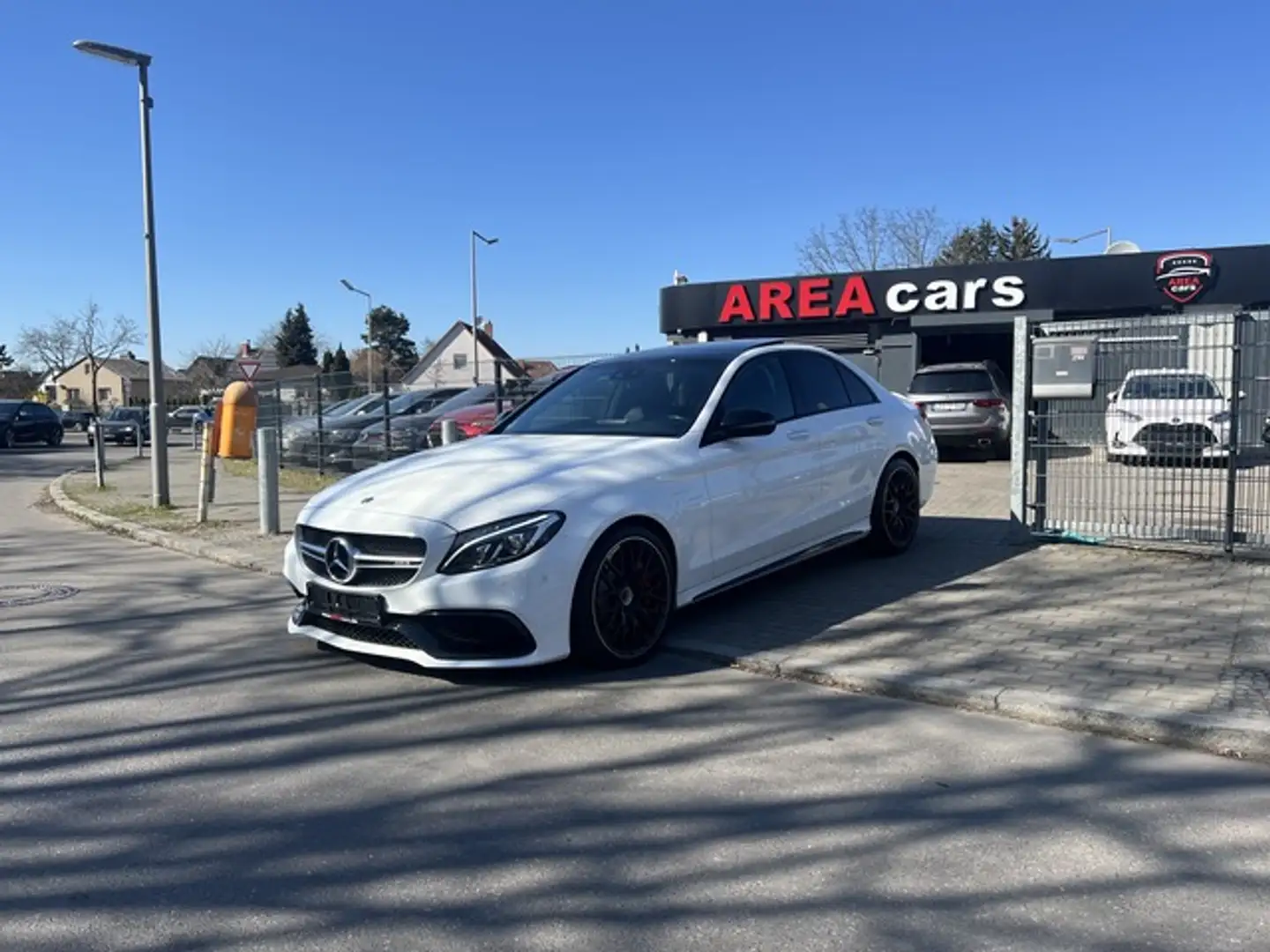 Mercedes-Benz C 63 AMG S *PANO*PERF.ABGAS*BURM*NIGHT*KEY*KAM* Weiß - 2