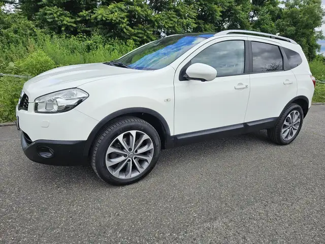 Nissan Qashqai+2 Tekna 4X4 Navi* 360° Kamera* Panorama* 7Sitzer*