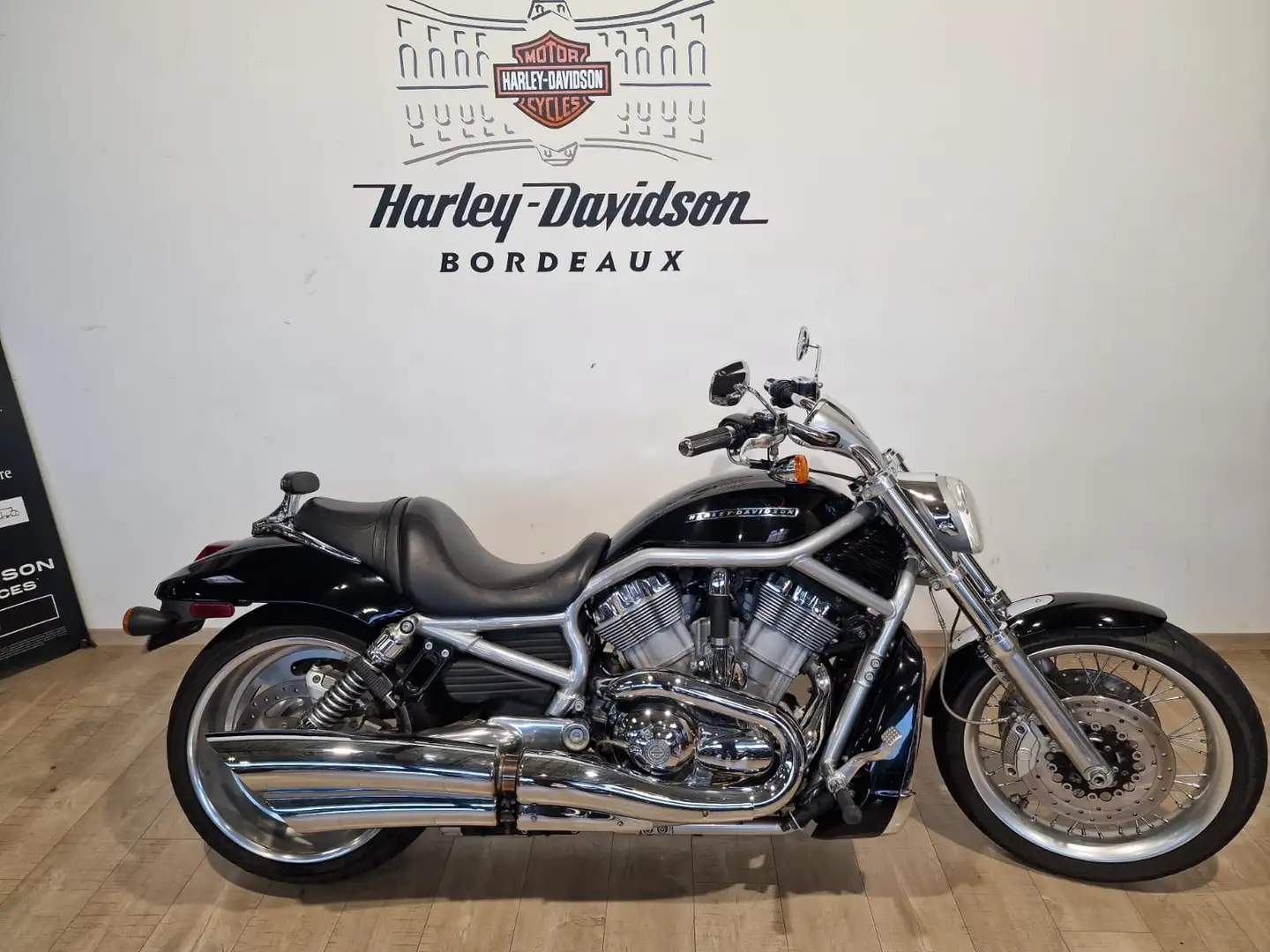 Harley-Davidson V-Rod Noir - 1