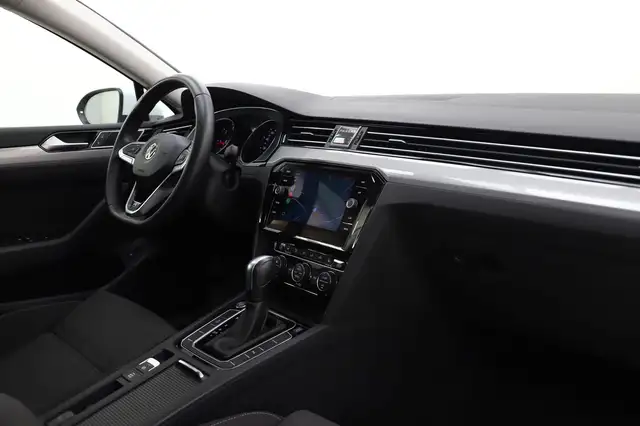 Volkswagen Passat view 15