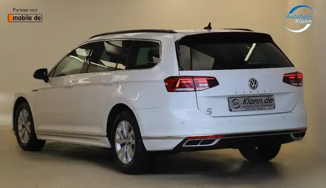 Volkswagen Passat view 6