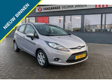 1.25 CHAMPION 5-DRS. + AIRCO