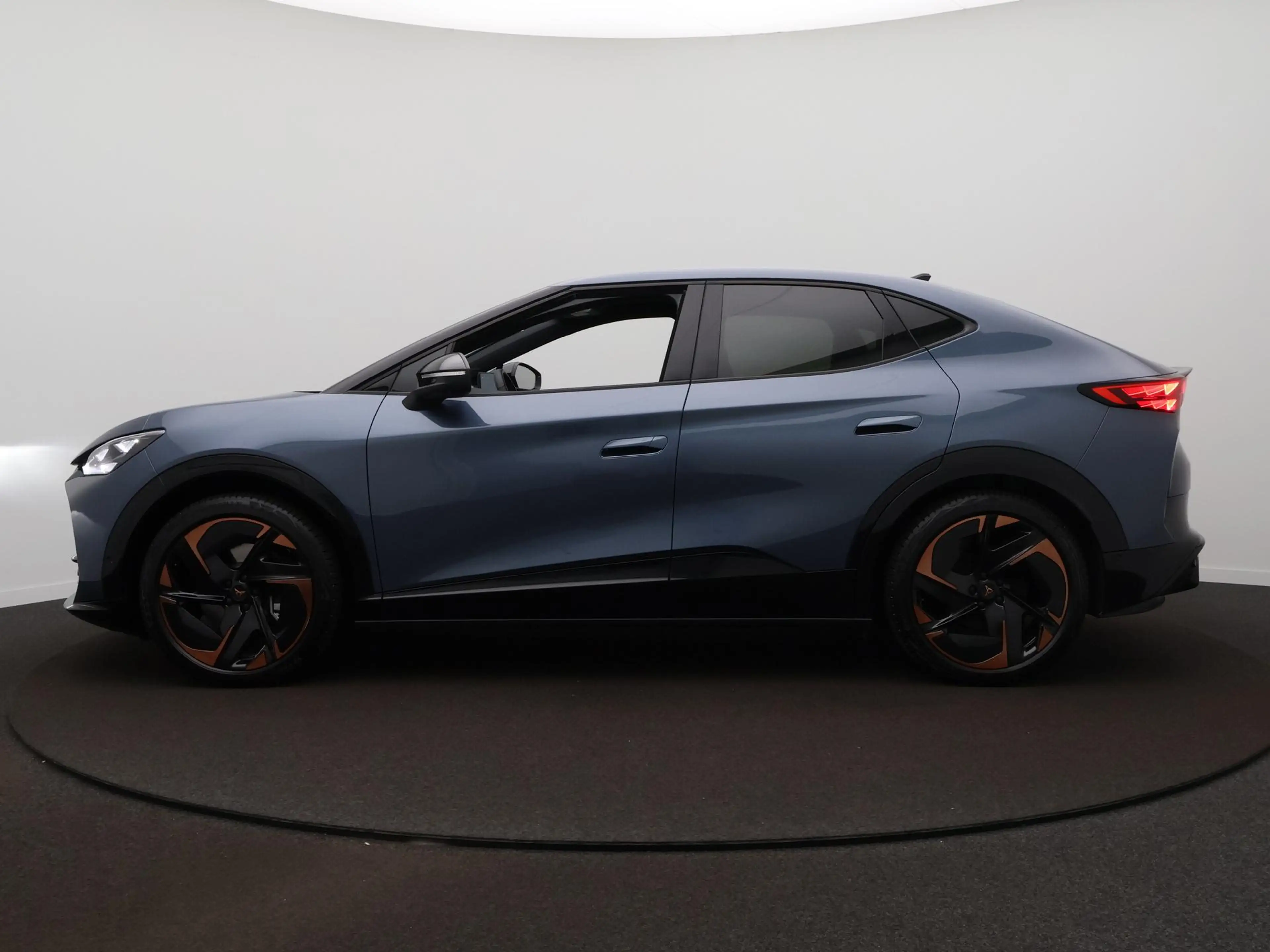 CUPRA Tavascan VZ Adrenaline 82 kWh 340PK / Panodak / Elek. Stoel — photo 9