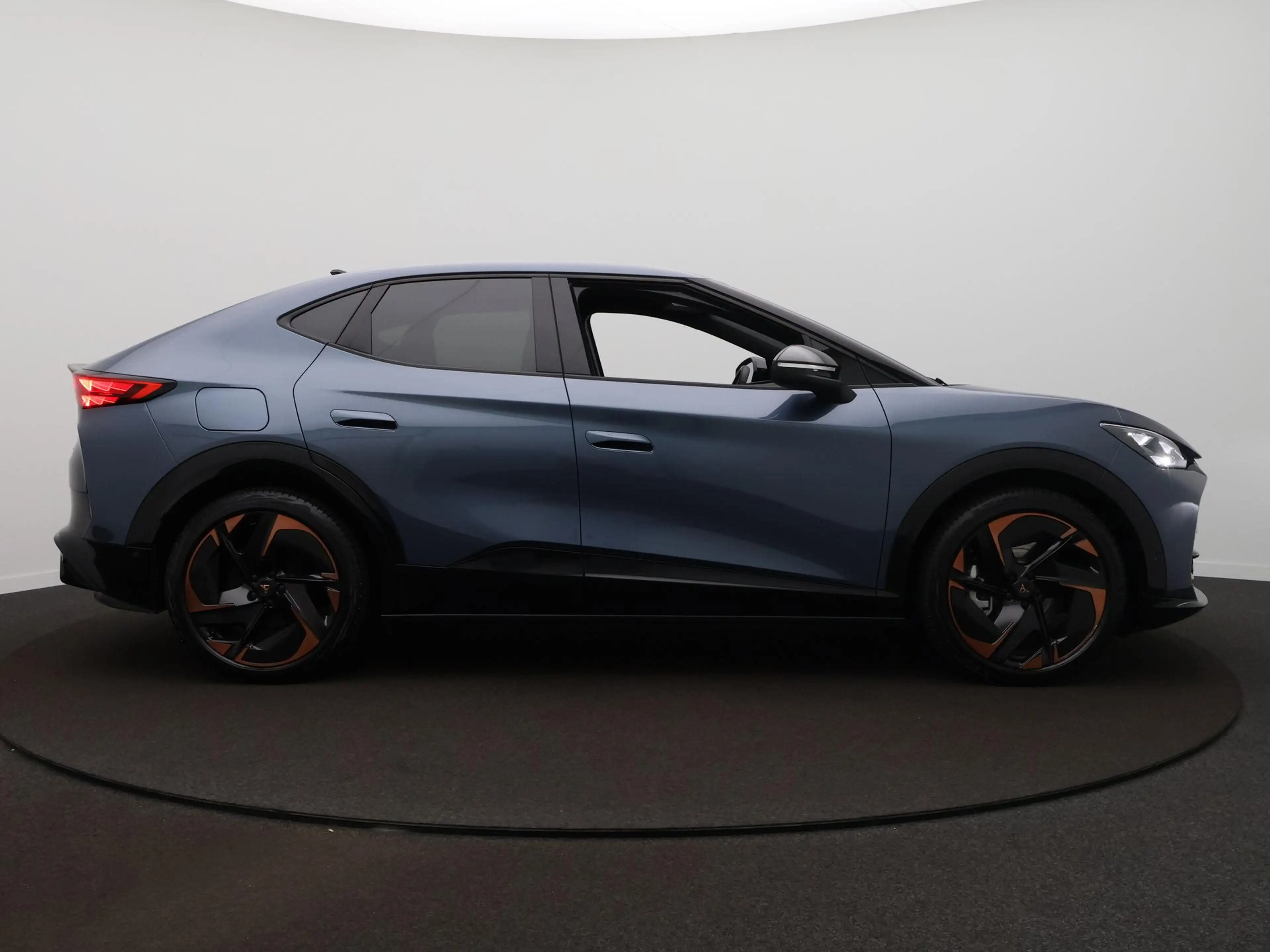 CUPRA Tavascan VZ Adrenaline 82 kWh 340PK / Panodak / Elek. Stoel — photo 5