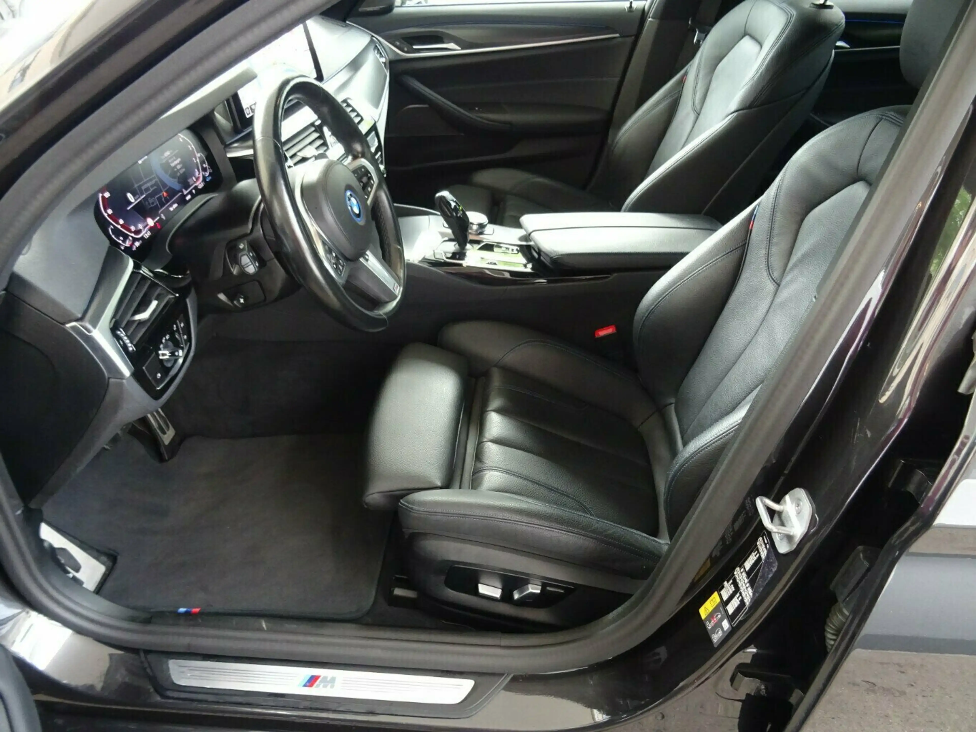 BMW 545 545e M-Sport 50 Jahre xDrive SAG,Ledersports,ACC — photo 6