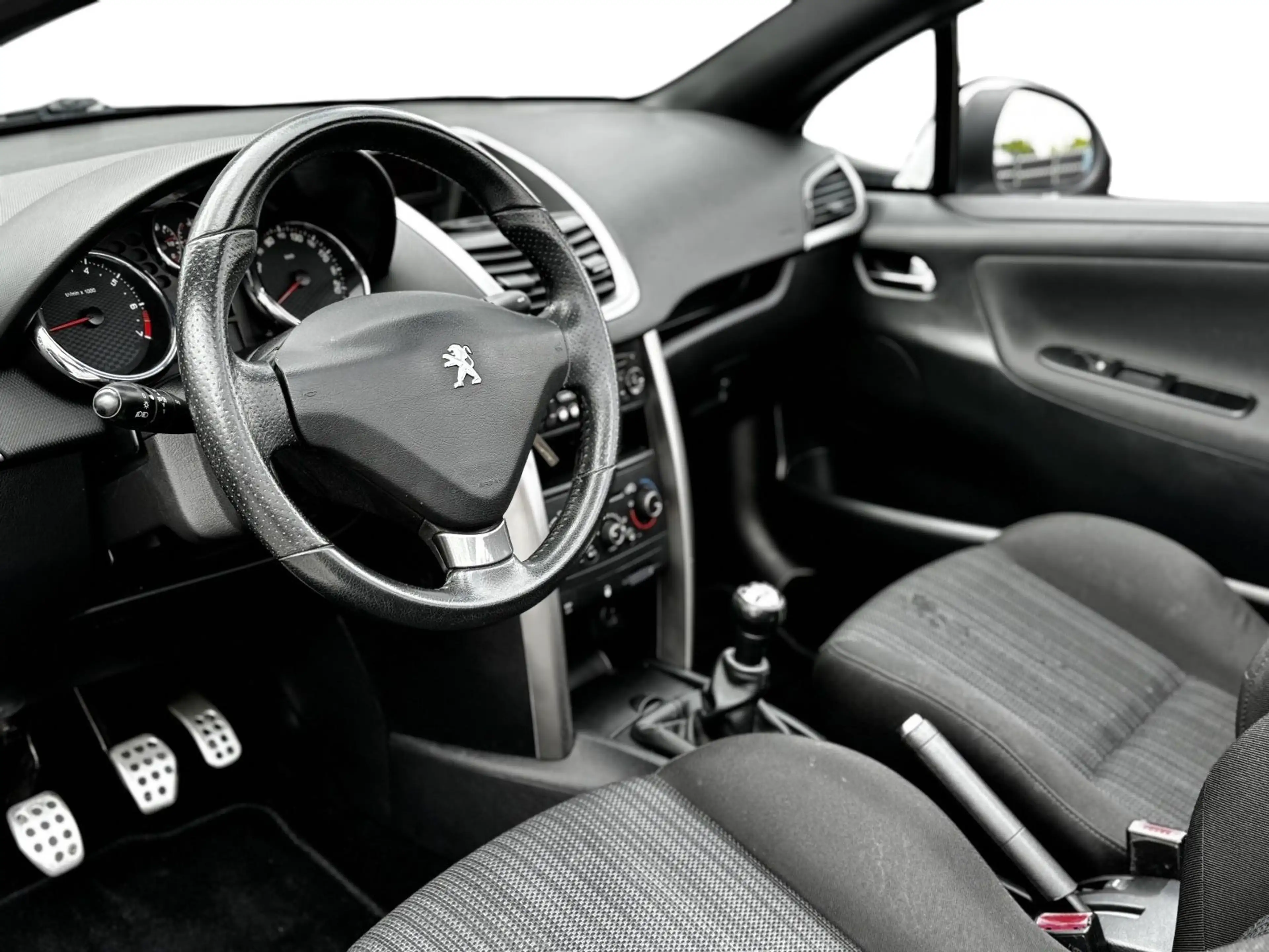 Peugeot 207 CC Cabrio-Coupe Platinum*KLIMA*USB*SHZ*SPORT — photo 14