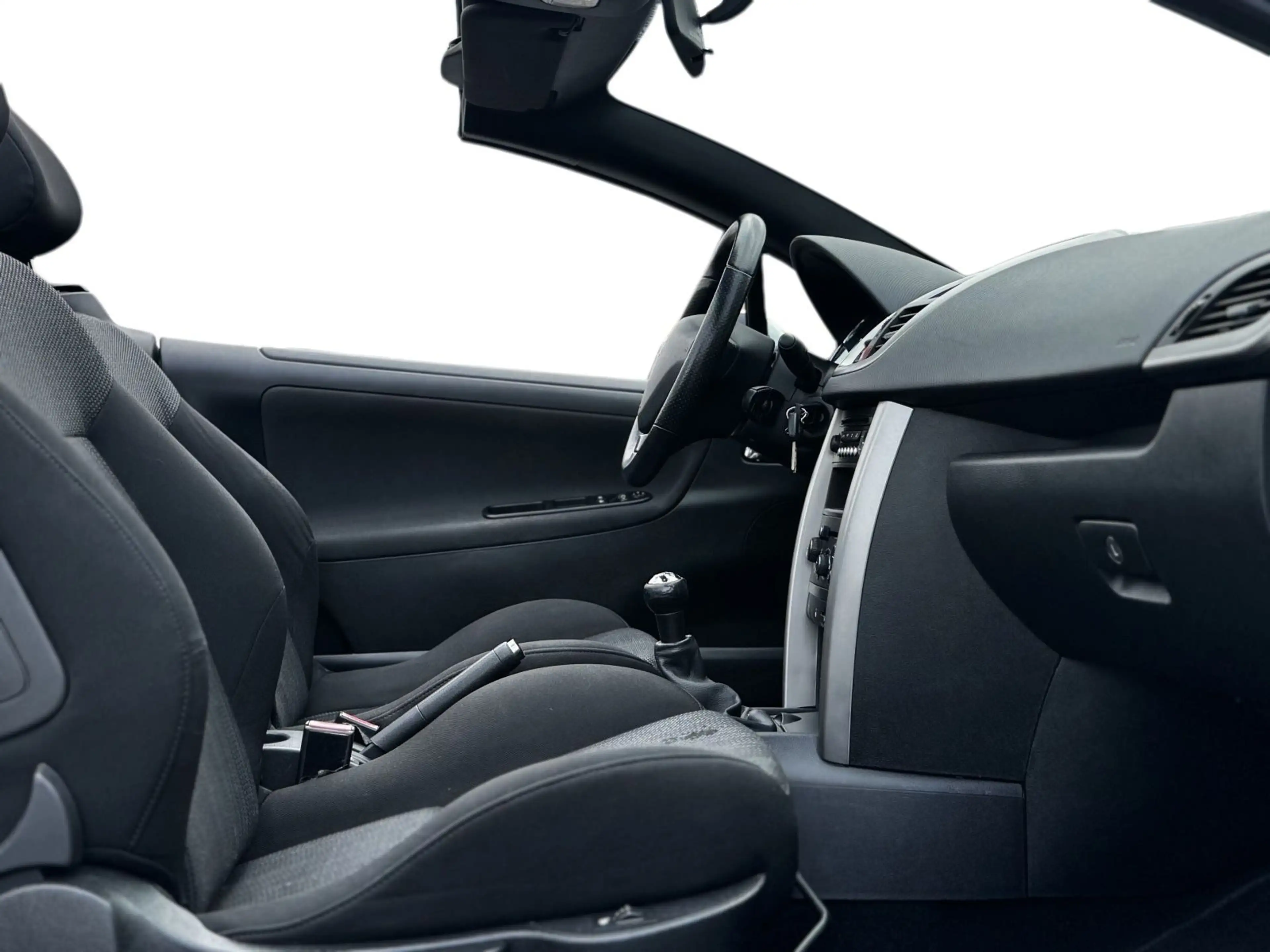 Peugeot 207 CC Cabrio-Coupe Platinum*KLIMA*USB*SHZ*SPORT — photo 15