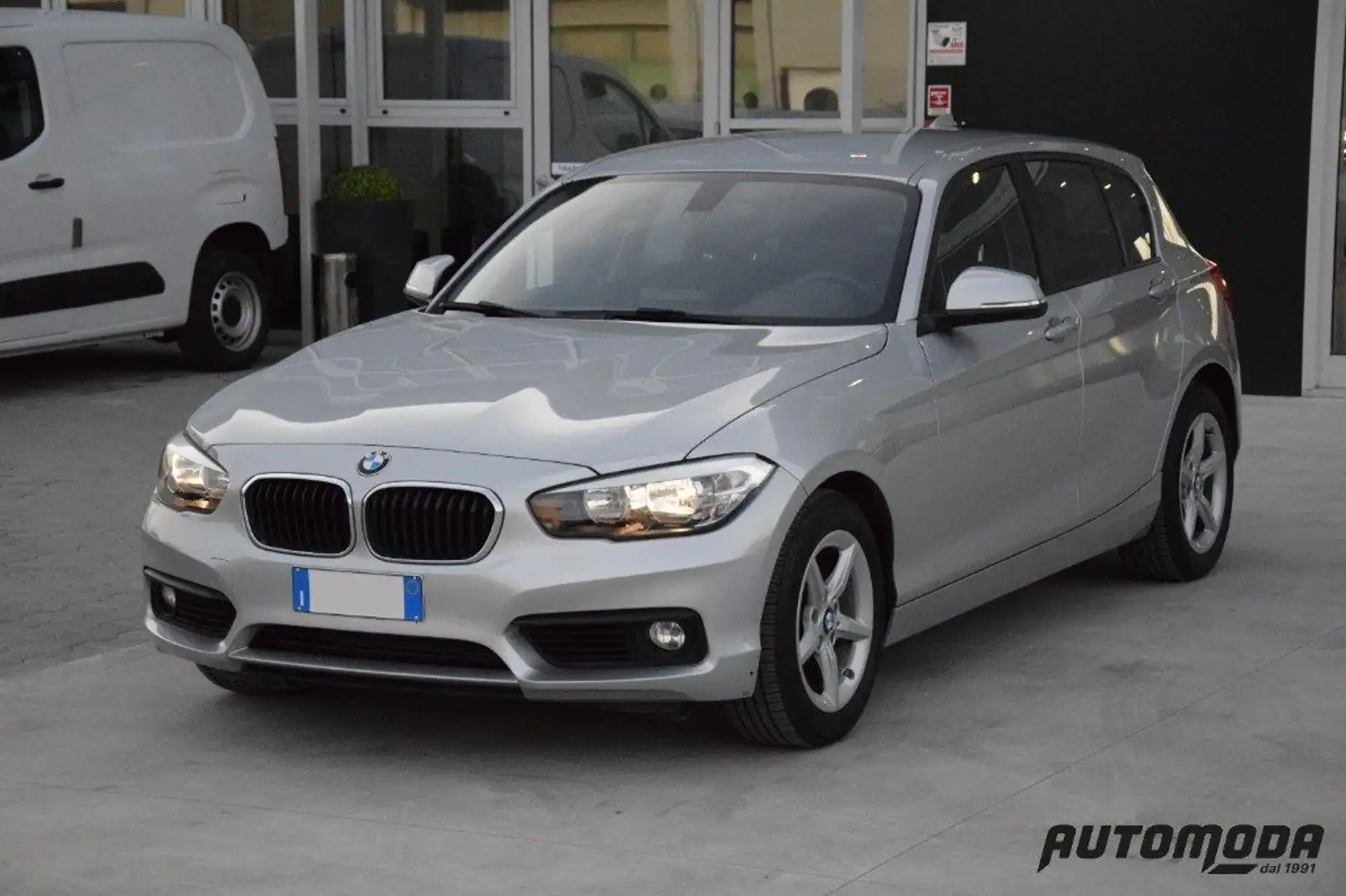 BMW 118 d Business "SOLO 49.355KM" Grey - 1