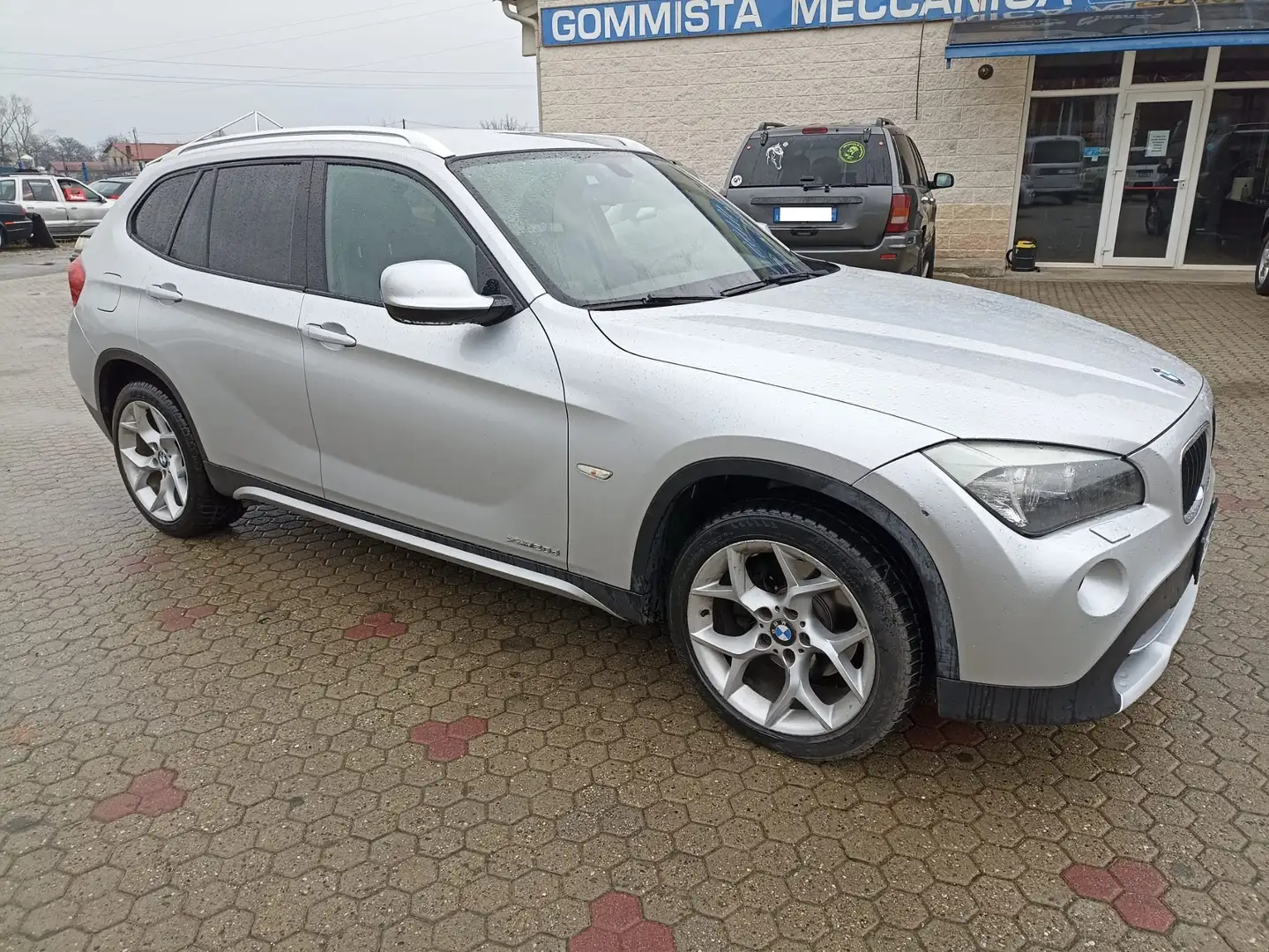 BMW X1 xDrive 20D Gris - 1
