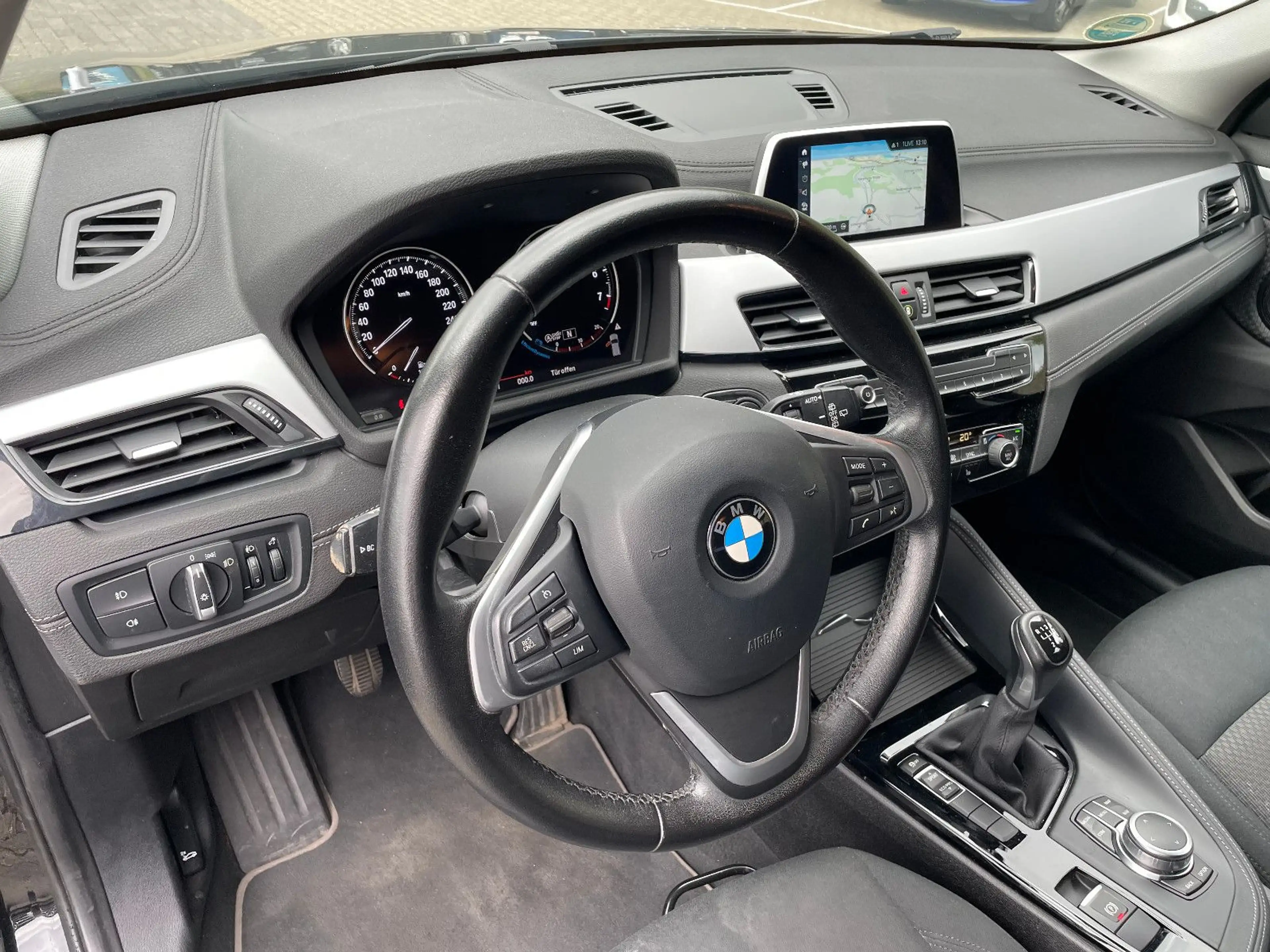 BMW X2 sDrive 18 i Advantage Navigation SHZ — photo 11
