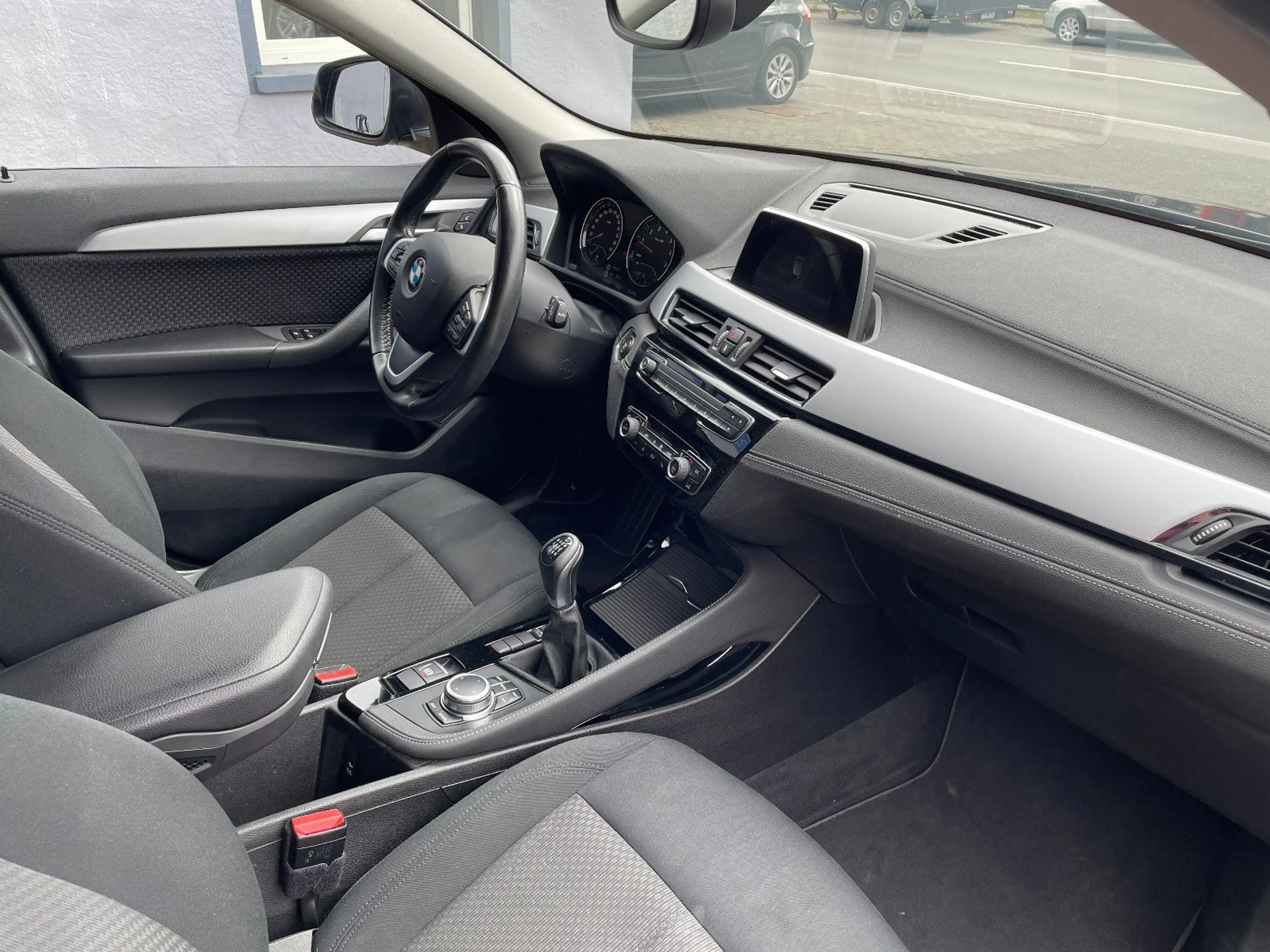 BMW X2 sDrive 18 i Advantage Navigation SHZ — photo 15