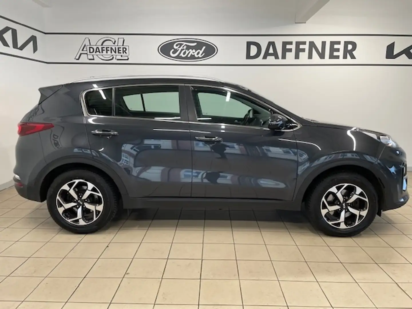 Kia Sportage Vision 1.6 GDI Navi totWinkelASS Kamera Šedá - 2