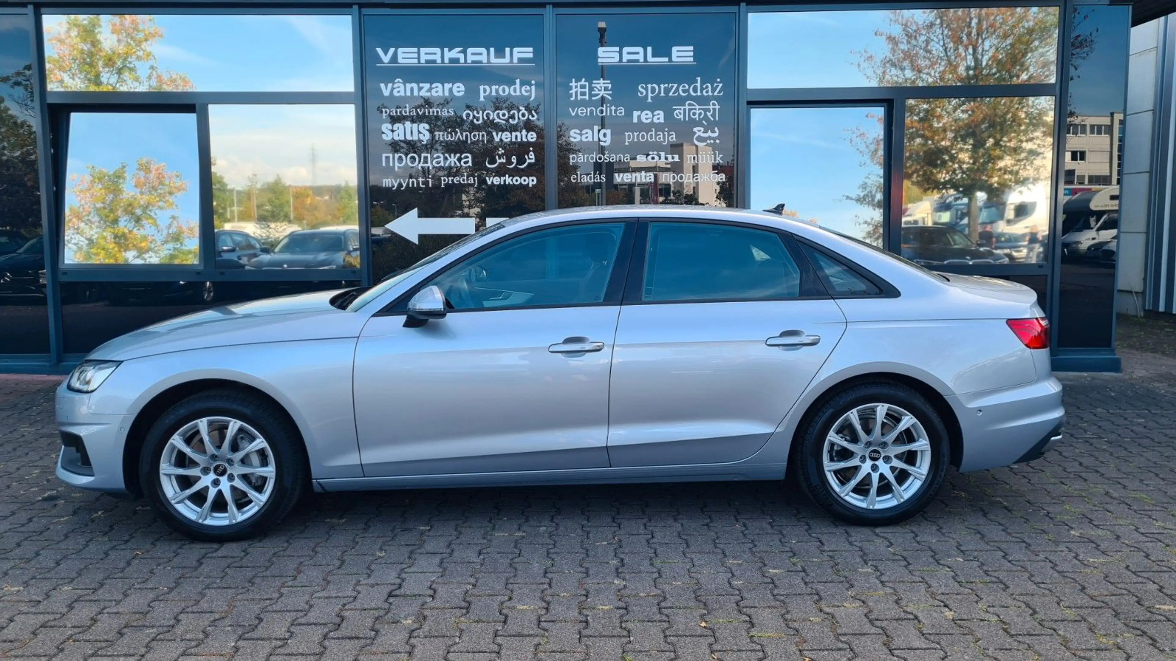 Audi A4 Limo 40 TDI - ACC - LEDER - STANDHZG - — photo 4