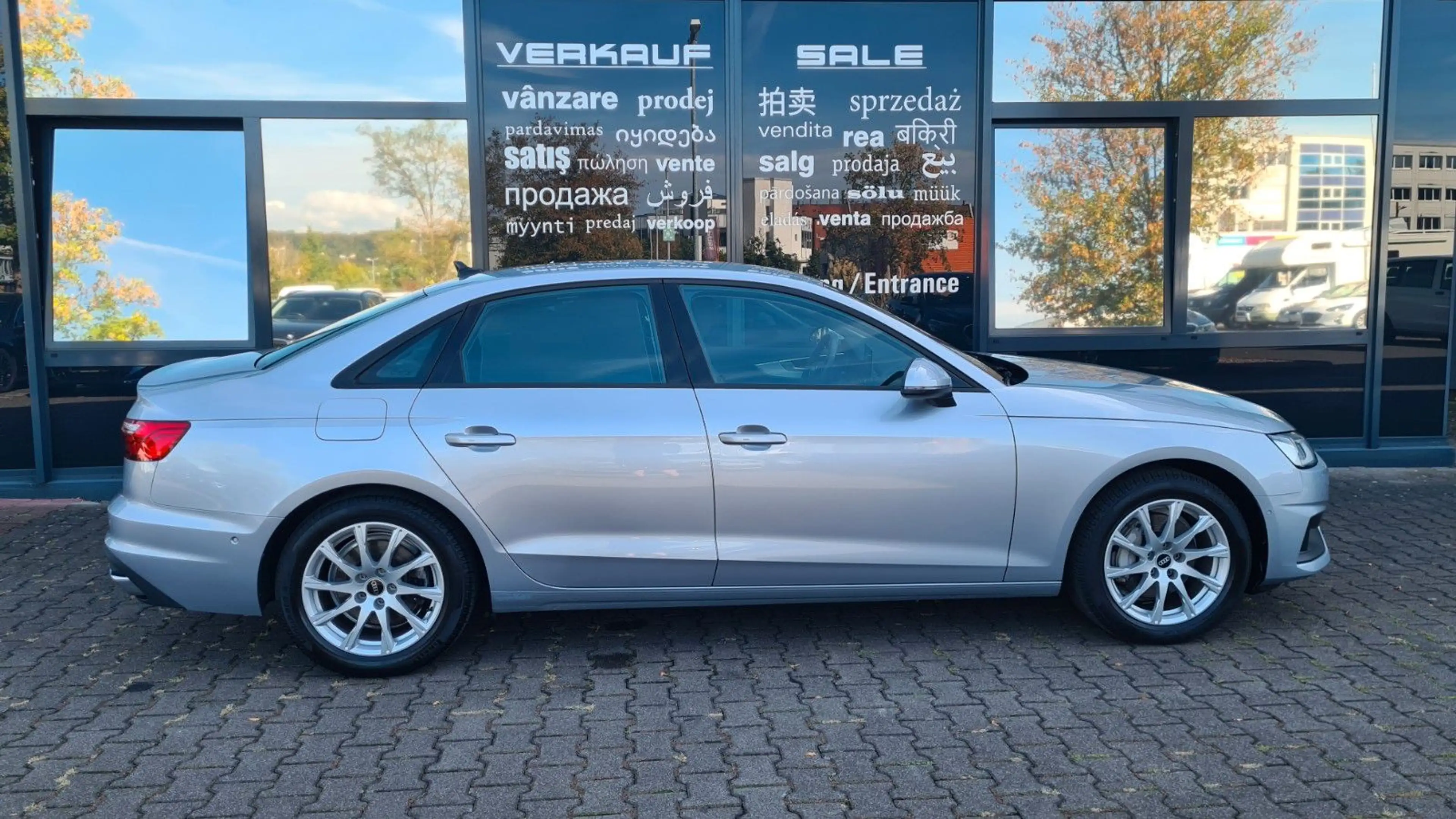 Audi A4 Limo 40 TDI - ACC - LEDER - STANDHZG - — photo 9
