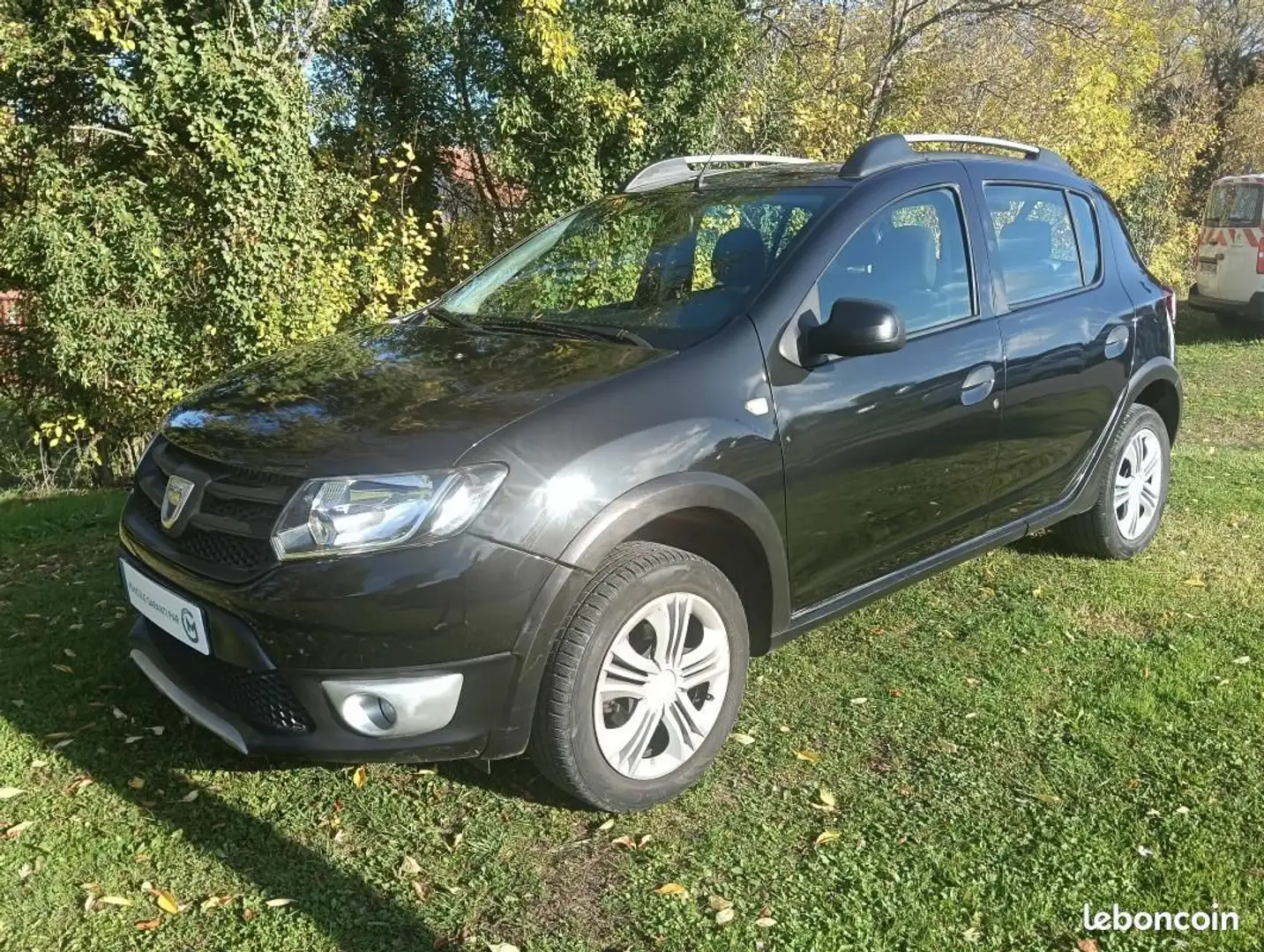 Dacia Sandero II 1.5 dCi 90ch Stepway Révisé & garantie 12 mois Kit distribution neuf Noir - 1