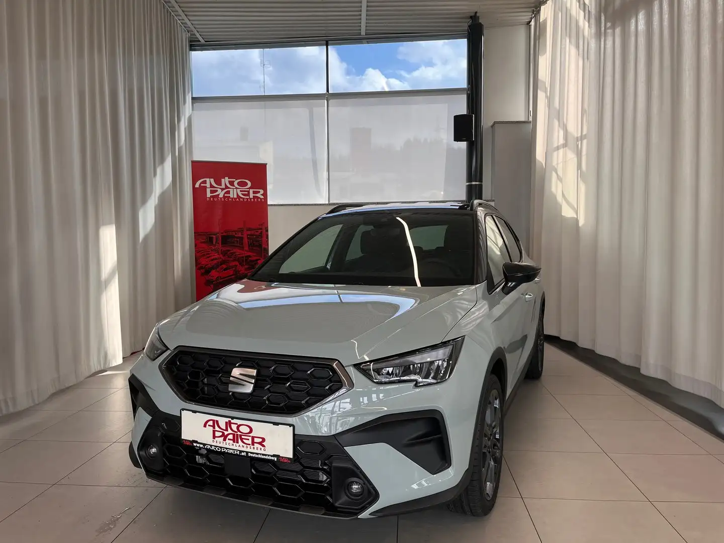 SEAT Arona Style 1.0 TSI DSG Grau - 2