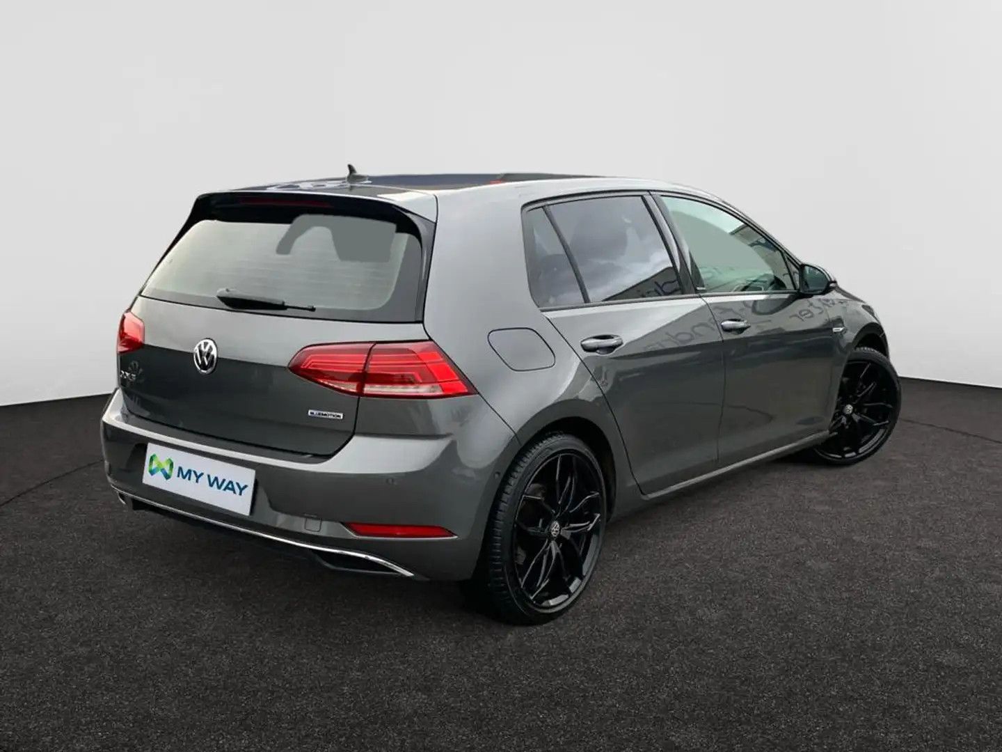 Volkswagen Golf IQ.Drive 1.5 TSI BlueMotion (130pk) AUTOMAAT /// Achteruitrijcamera /// Android Auto & Apple Carplay /// Grijs - 2