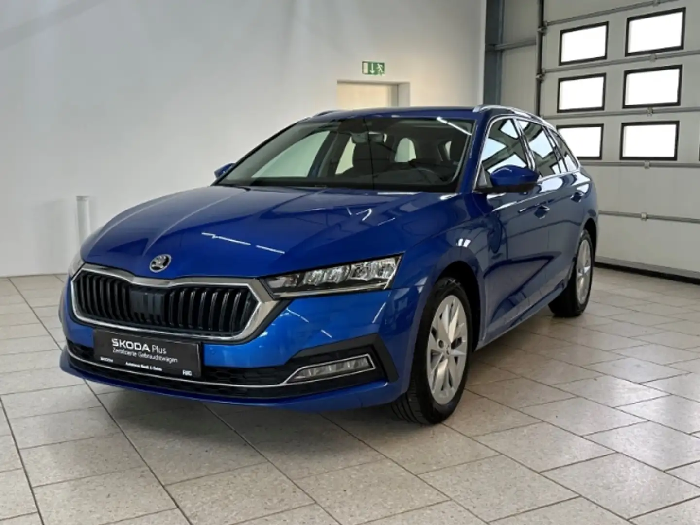 Skoda Octavia 2.0 TDI DSG Combi Style AHK Navi ACC Blau - 2