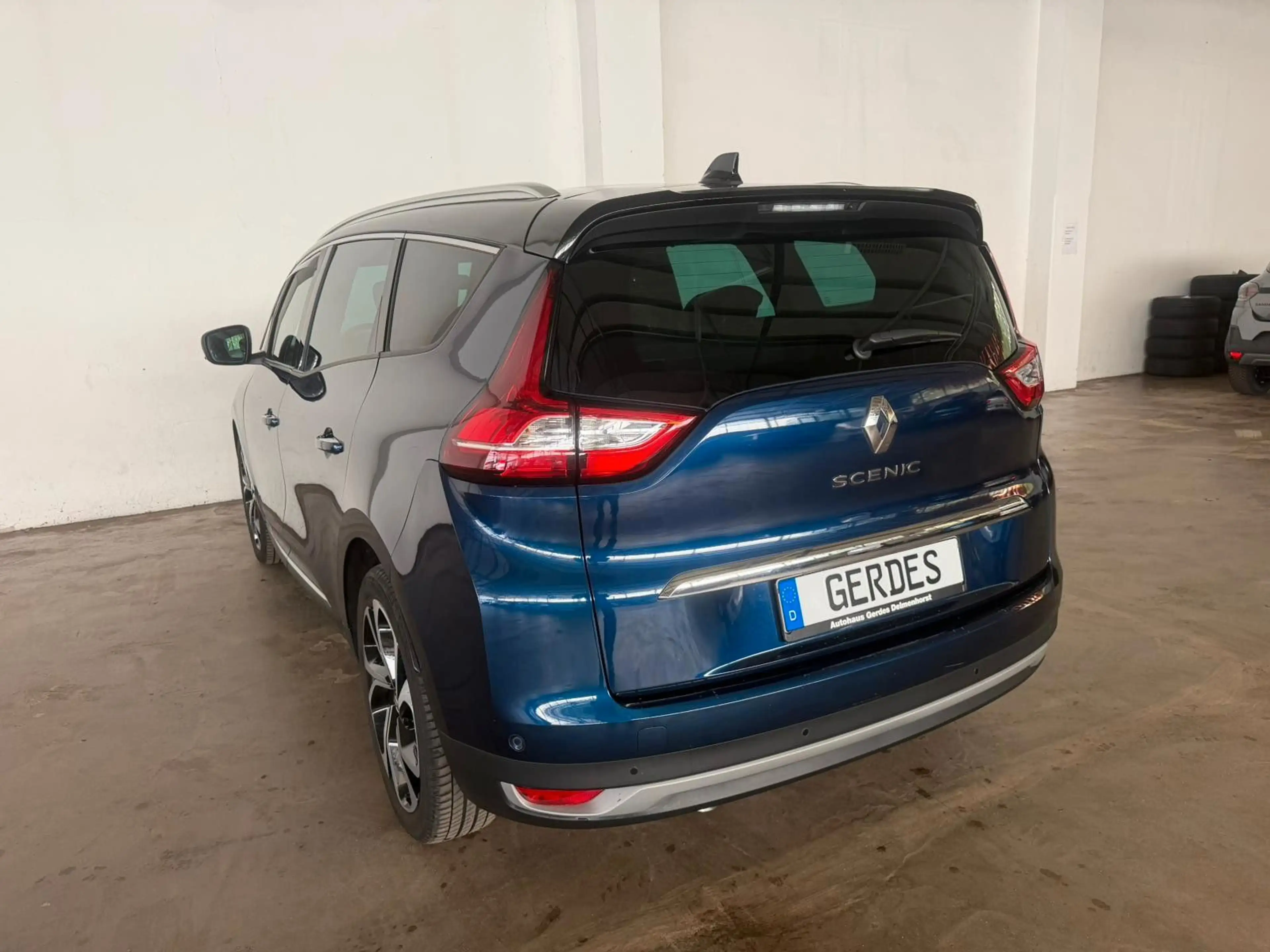 Renault Scenic IV 1.3 TCe 160 Grand Executive — photo 9