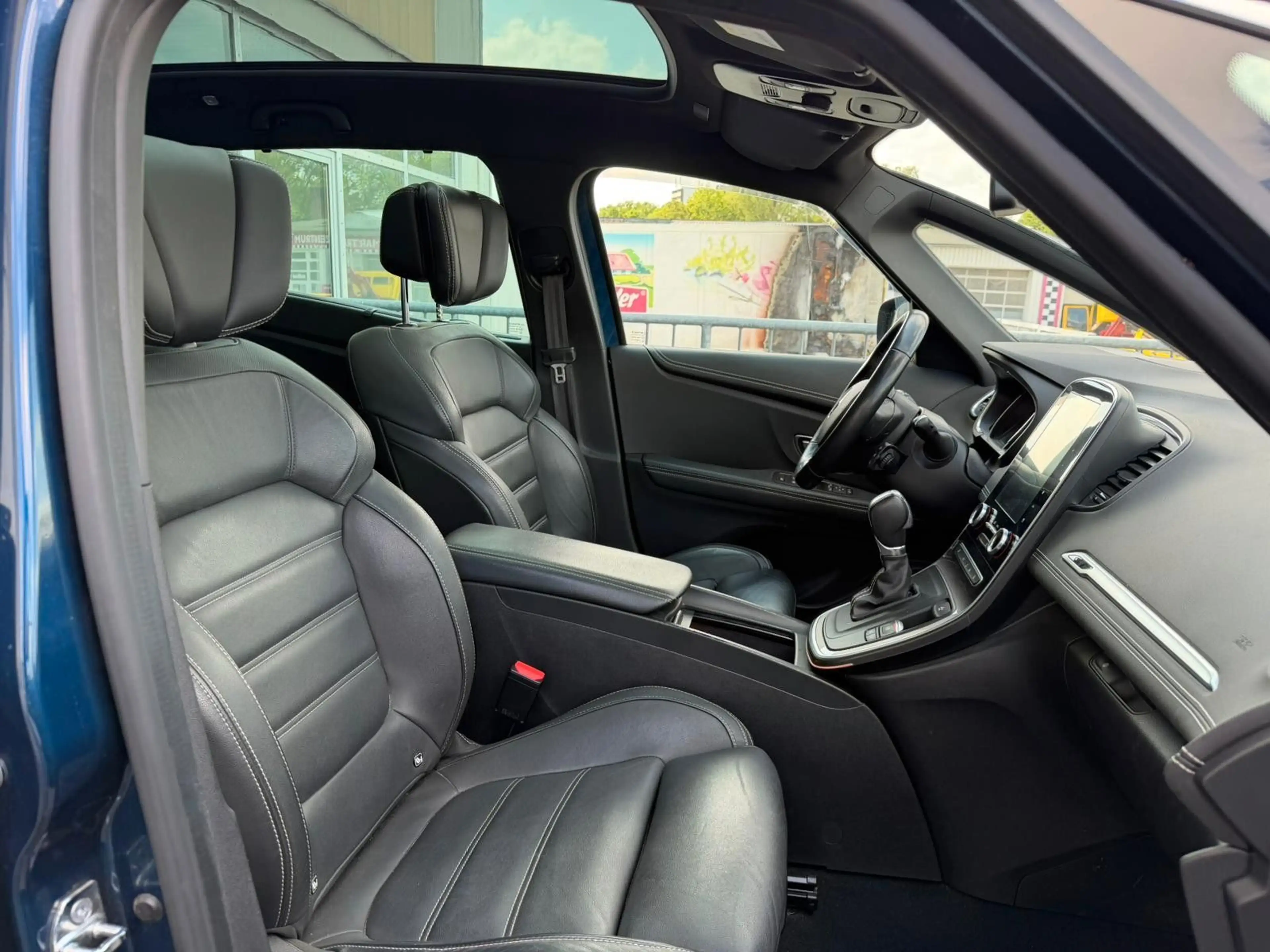 Renault Scenic IV 1.3 TCe 160 Grand Executive — photo 15