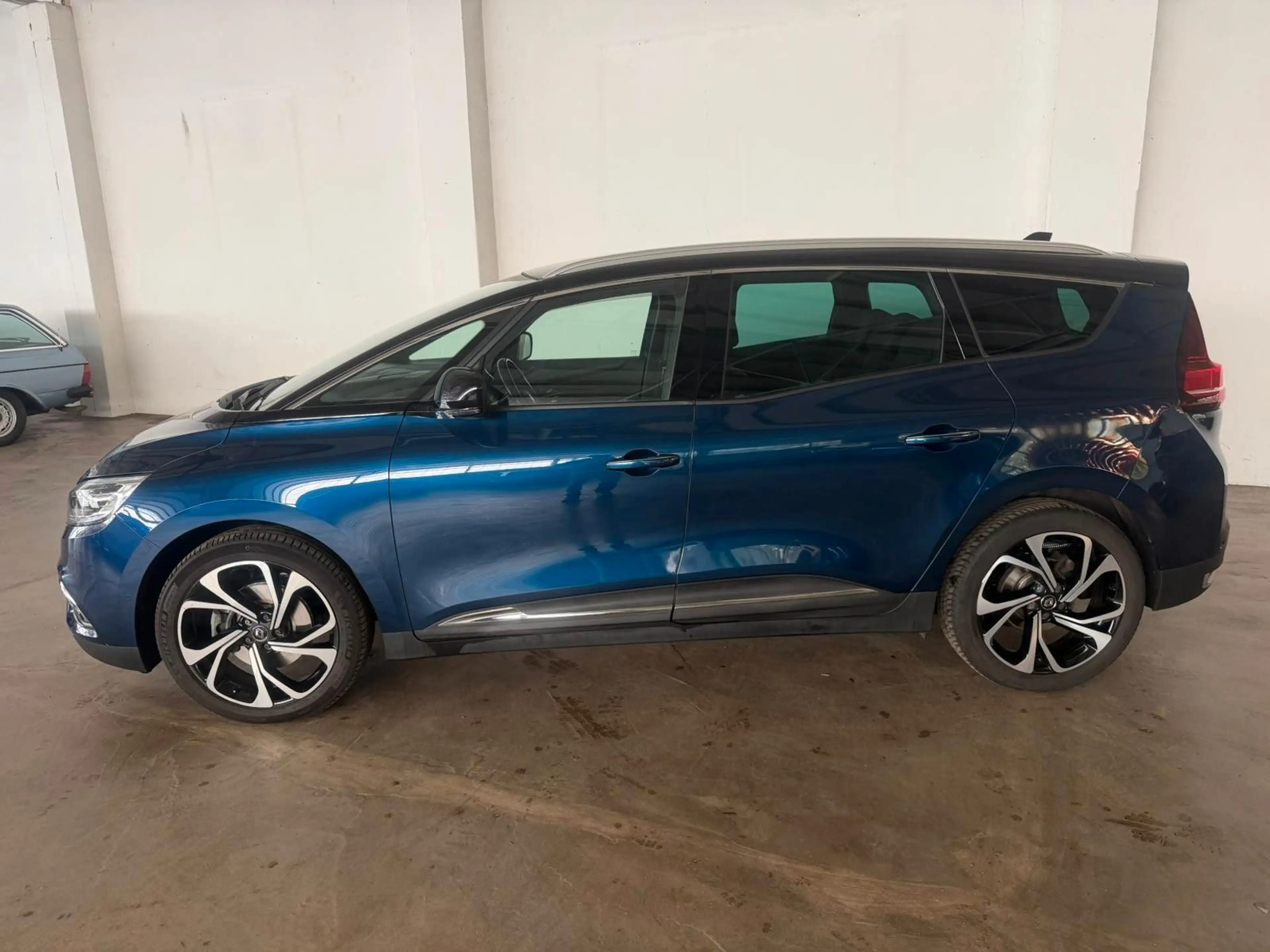 Renault Scenic IV 1.3 TCe 160 Grand Executive — photo 3