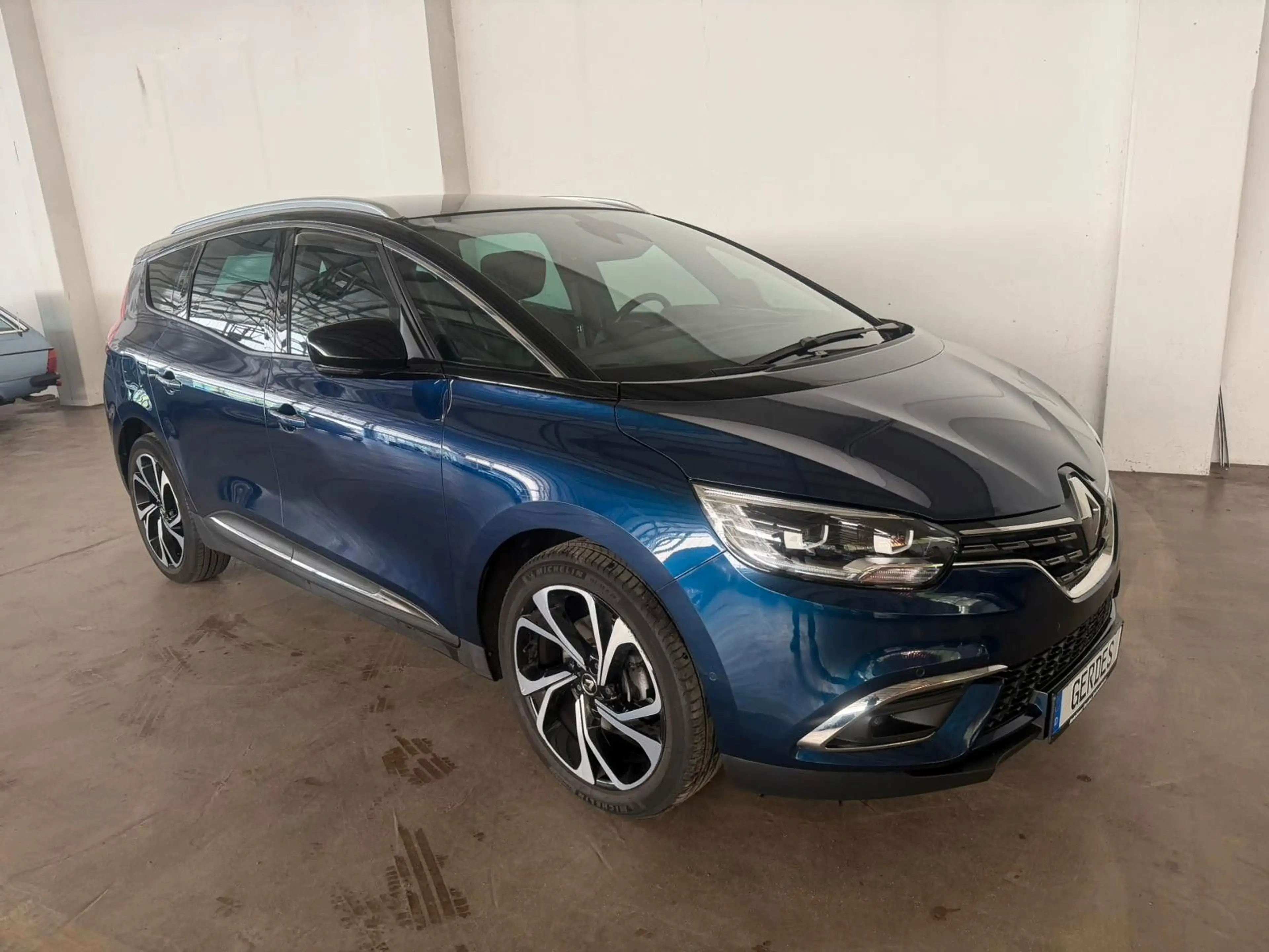 Renault Scenic IV 1.3 TCe 160 Grand Executive — photo 8