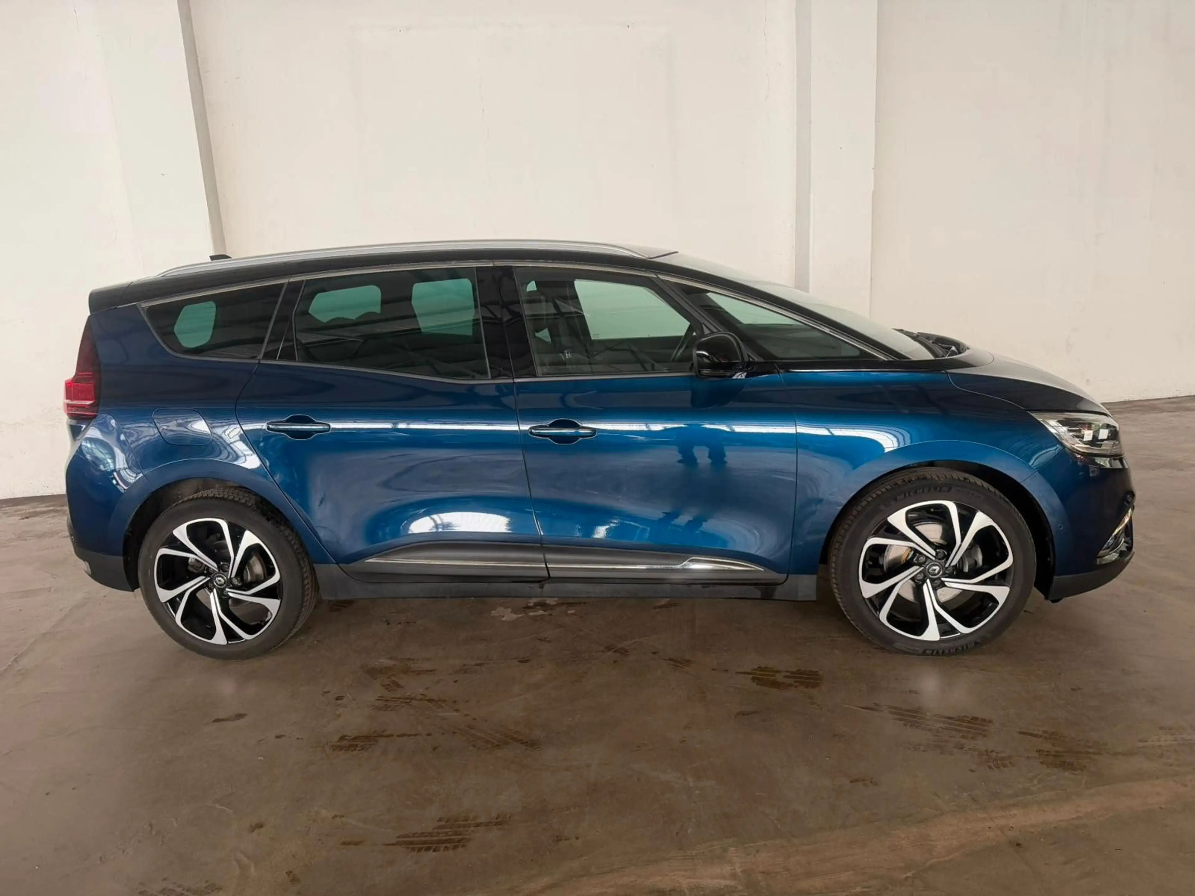 Renault Scenic IV 1.3 TCe 160 Grand Executive — photo 7