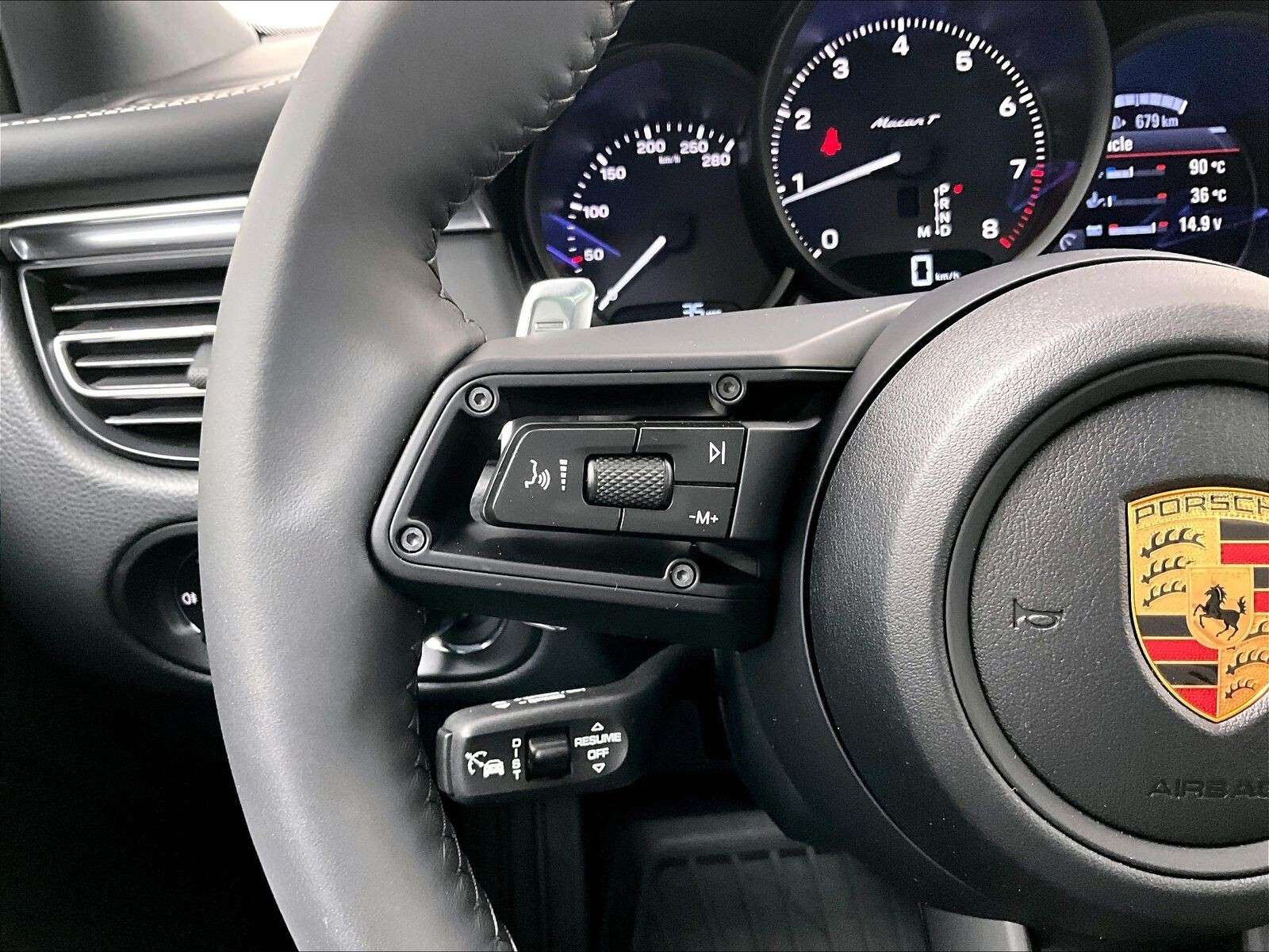 2026 Porsche Macan T thumb 19
