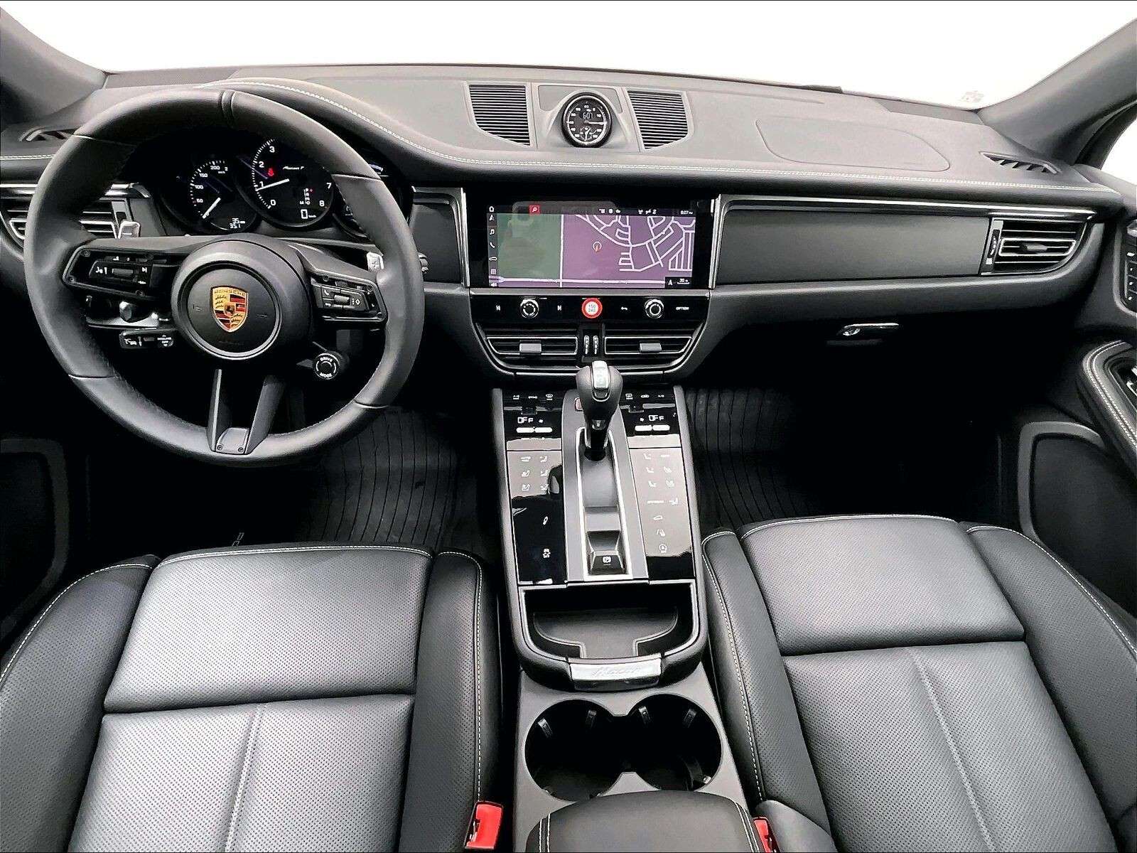 2026 Porsche Macan T thumb 11