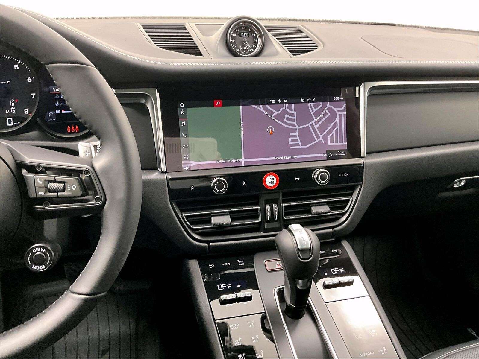 2026 Porsche Macan T thumb 23