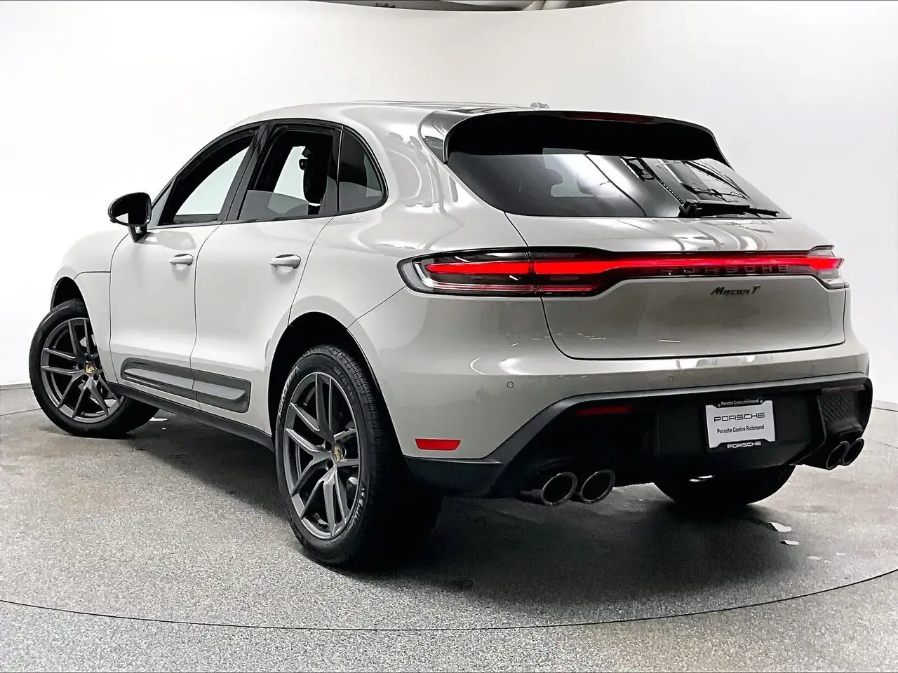 Porsche Macan снимка Porsche Macan