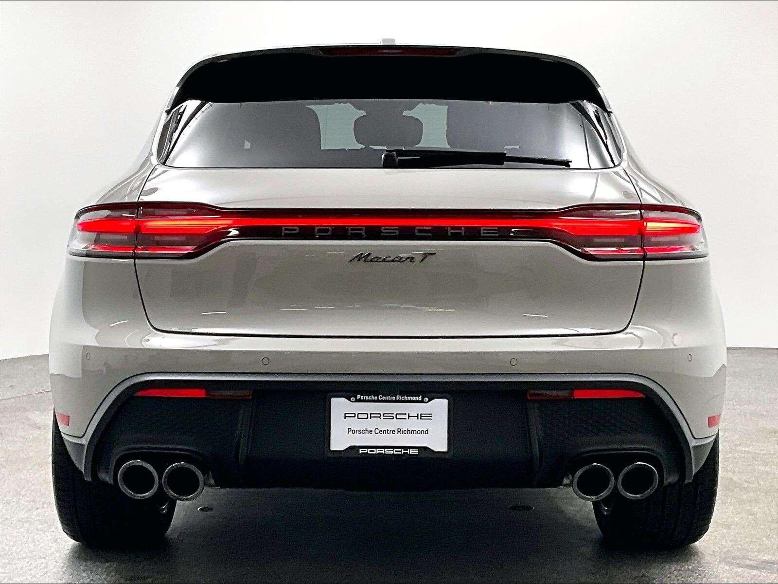 2026 Porsche Macan T thumb 6