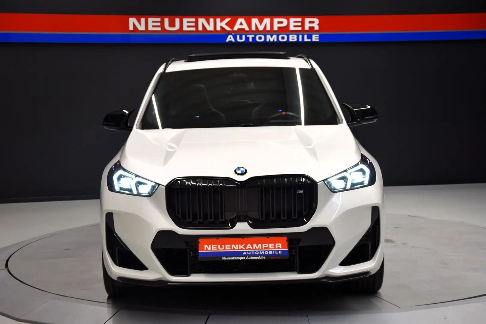 BMW X1 M35 i xDrive M-Sport-Pro Pano Memory 20" HuD Weiß - 2