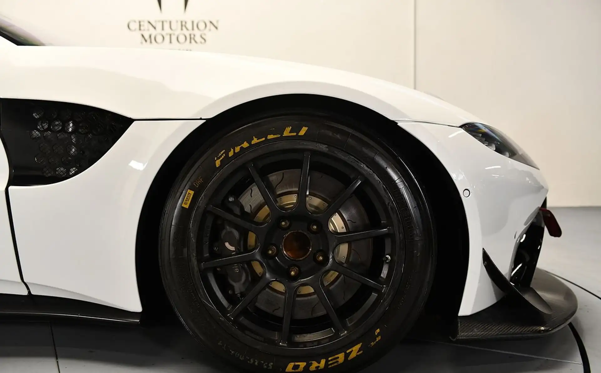 애스턴마틴 밴티지 V8 Coupe 2022 흰색 사진 7