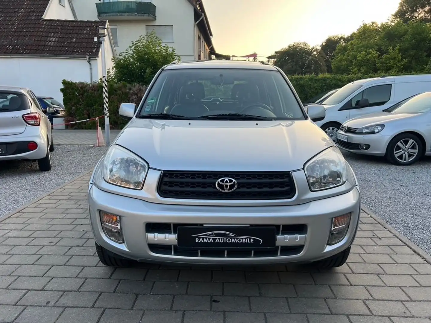 Toyota RAV 4 2.0 4x4 Automatik SHZ LEDER KLIMA Grau - 2