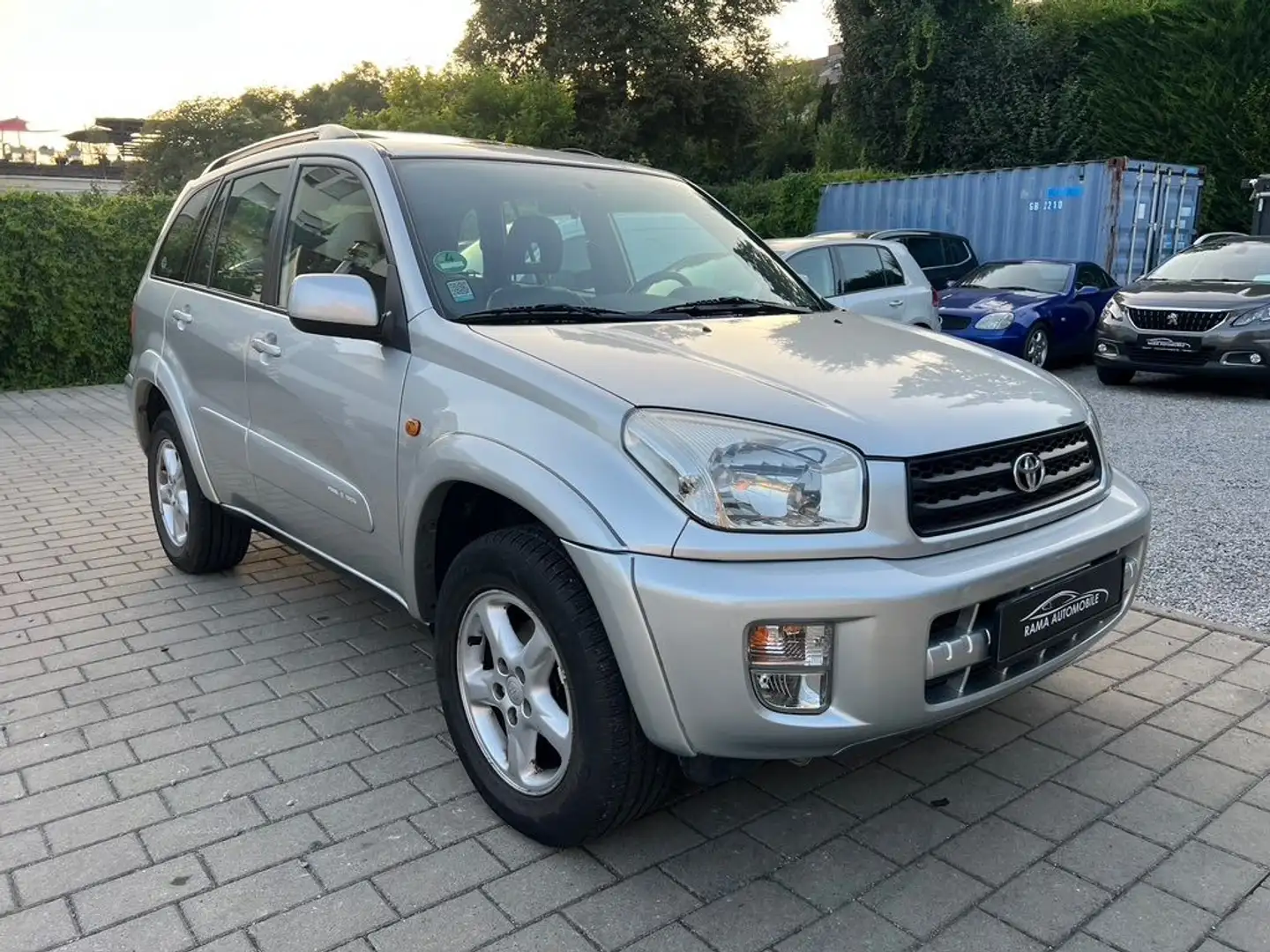 Toyota RAV 4 2.0 4x4 Automatik SHZ LEDER KLIMA Grau - 1