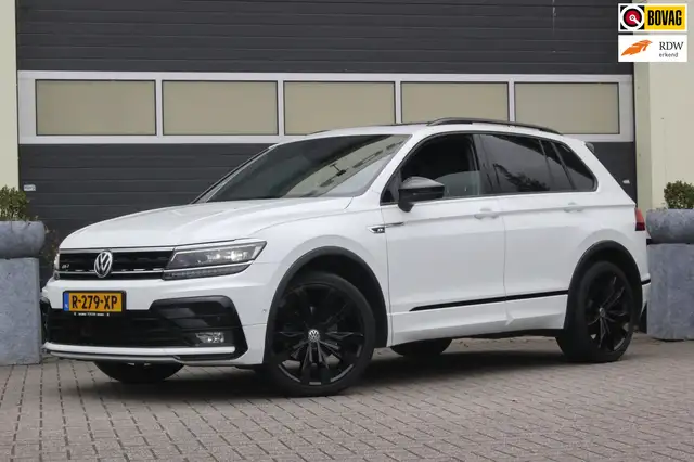 Volkswagen Tiguan 1.5 TSI ACT Highline R | R-Line | Trekhaak |