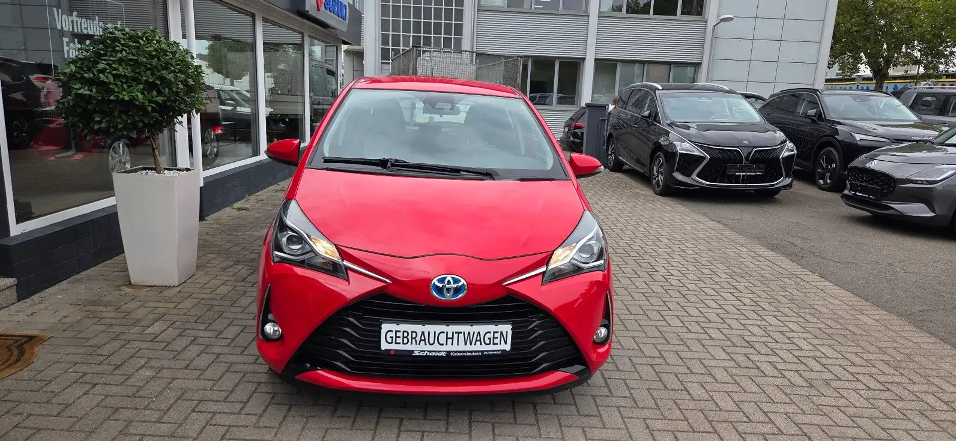 Toyota Yaris 1,5-l-VVT-i Hybrid CVT Team Deutschland Rosso - 1