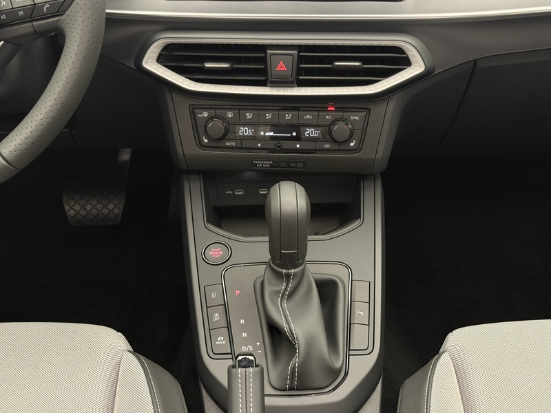 SEAT Ibiza Ibiza 1.5 TSI DSG FR Black Ed.+PANO+NAV+CAM+LED+ — photo 24