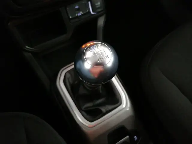 Jeep Renegade view 13